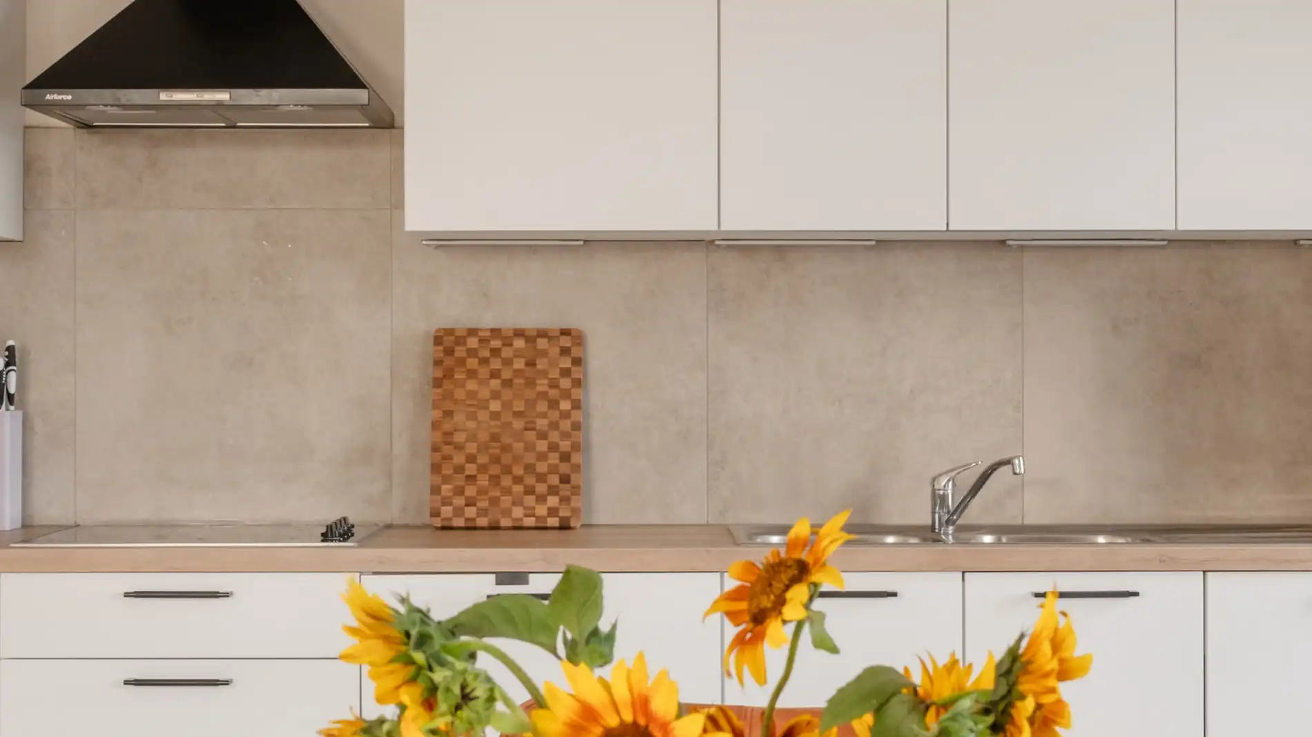 HALFOPEN NIEUWBOUWWONING MET 4 OF 5 SLPKS EN LANDELIJK ZICHT OP 510M² foto 12