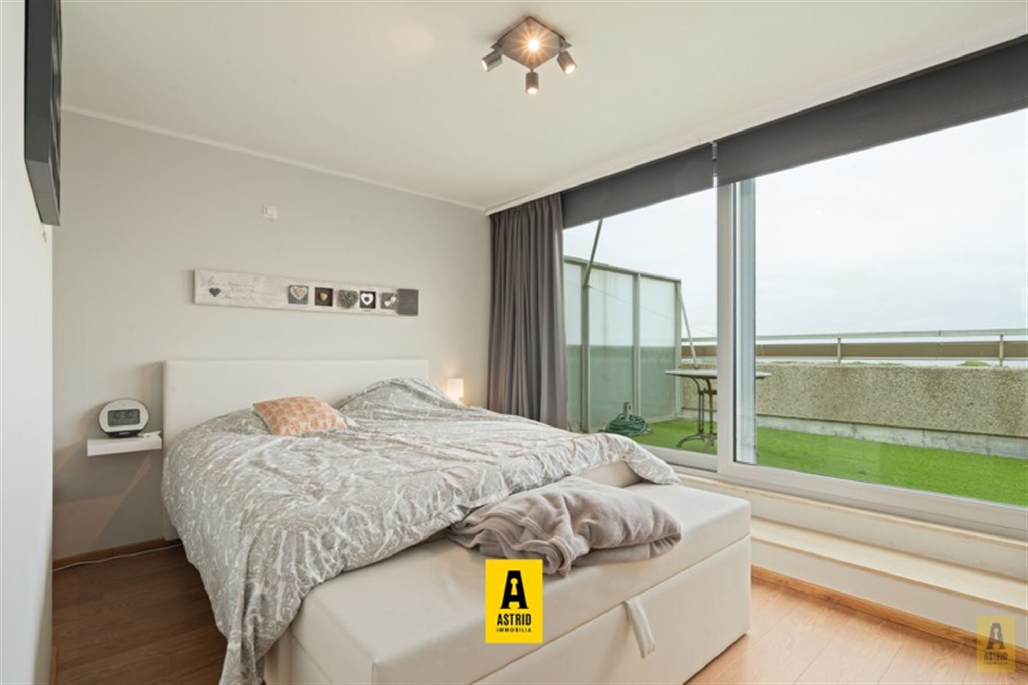 Uitzonderlijk aanbod! Duplexappartement op topligging met open zeezichten en riant zonne(dak)terras! foto 14
