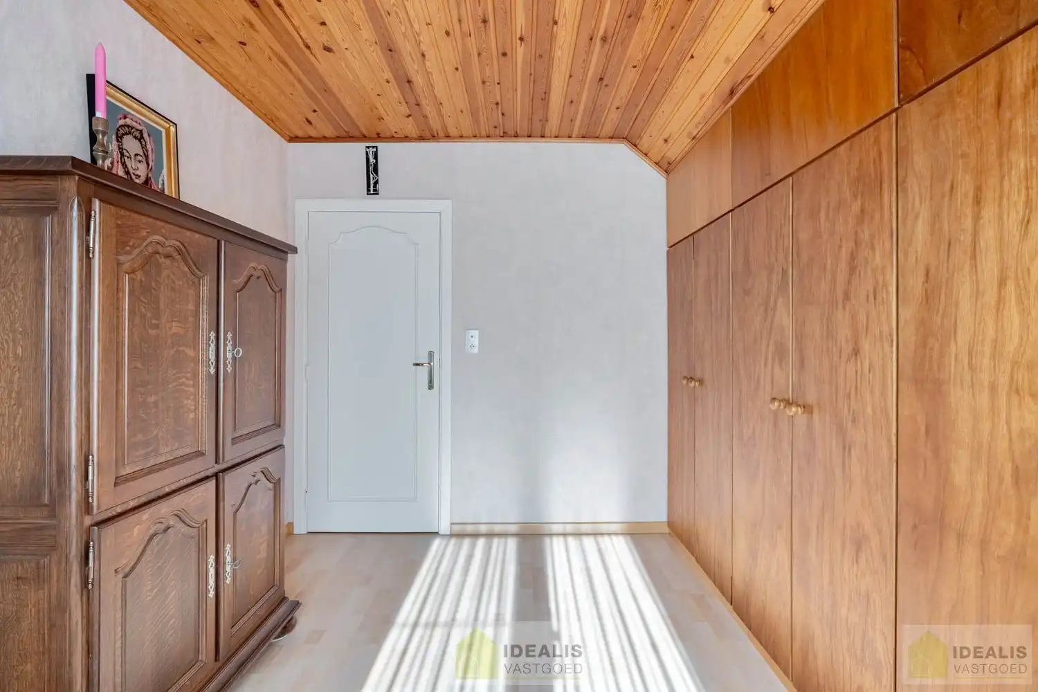 IDEALIS VASTGOED – PERFECT ONDERHOUDEN EN INSTAPKLARE GEZINSWONING MET 4 SLAAPKAMERS, 2 BADKAMERS EN EEN MOOIE WOONOPPERVLAKTE VAN +- 185M² OP EEN AANGENAAM EN RUSTIG GELEGEN PERCEEL VAN 6A 80CA OP GEGEERDE LOCATIE IN ACHEL! foto 25