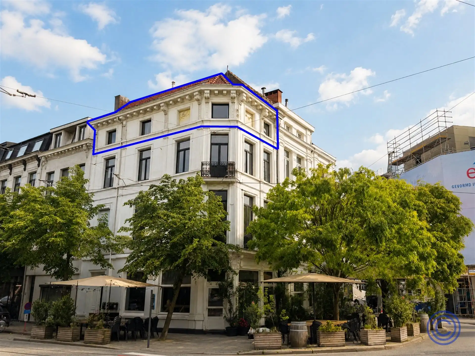 Volledig gemeubeld duplex appartement van ca. 80 m² op Marnixplaats! foto {{pictureIndex}}