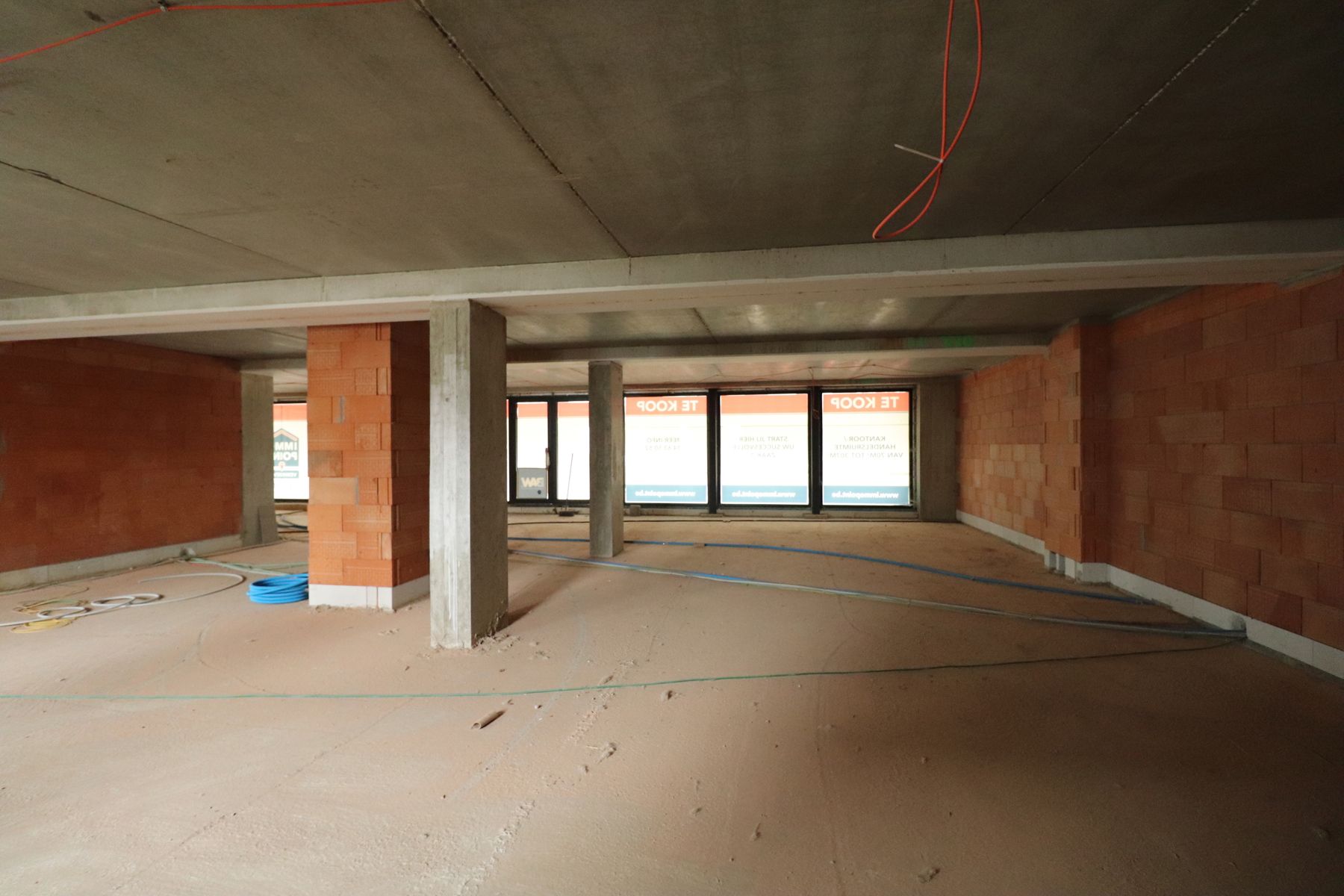 KoningsHoek H.2A - Commerciële ruimte van 102 m² op TOP-locatie met parking en berging. foto 4