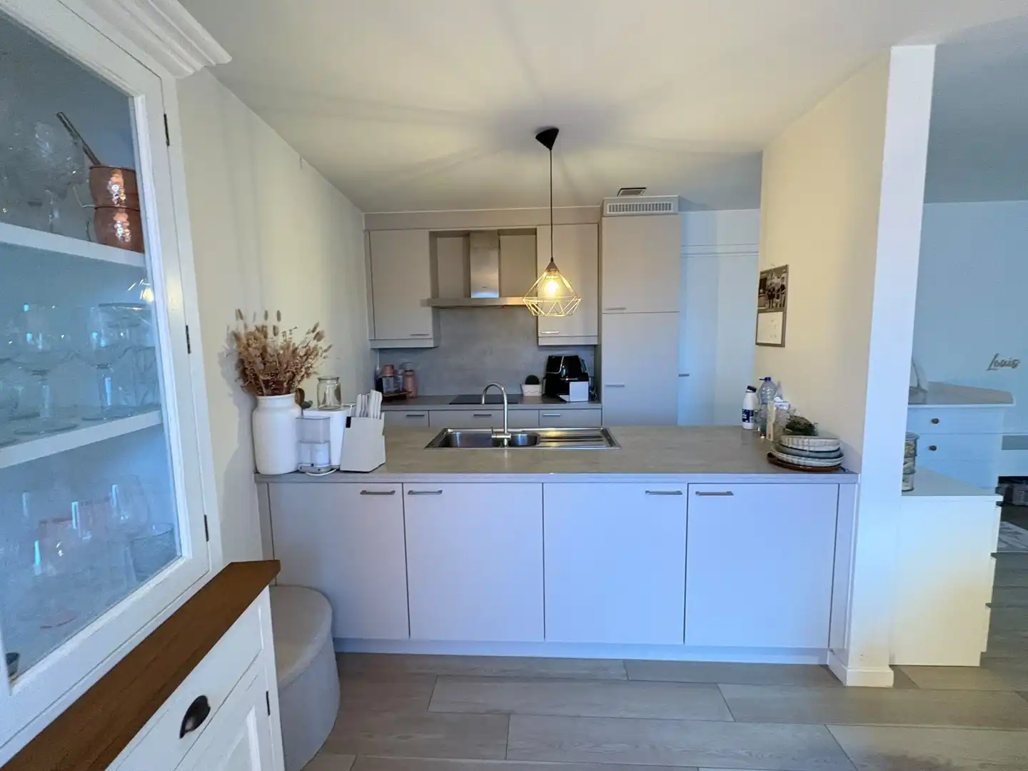 RUIM TWEE SLAAPKAMER APPARTEMENT + TERRAS foto 3