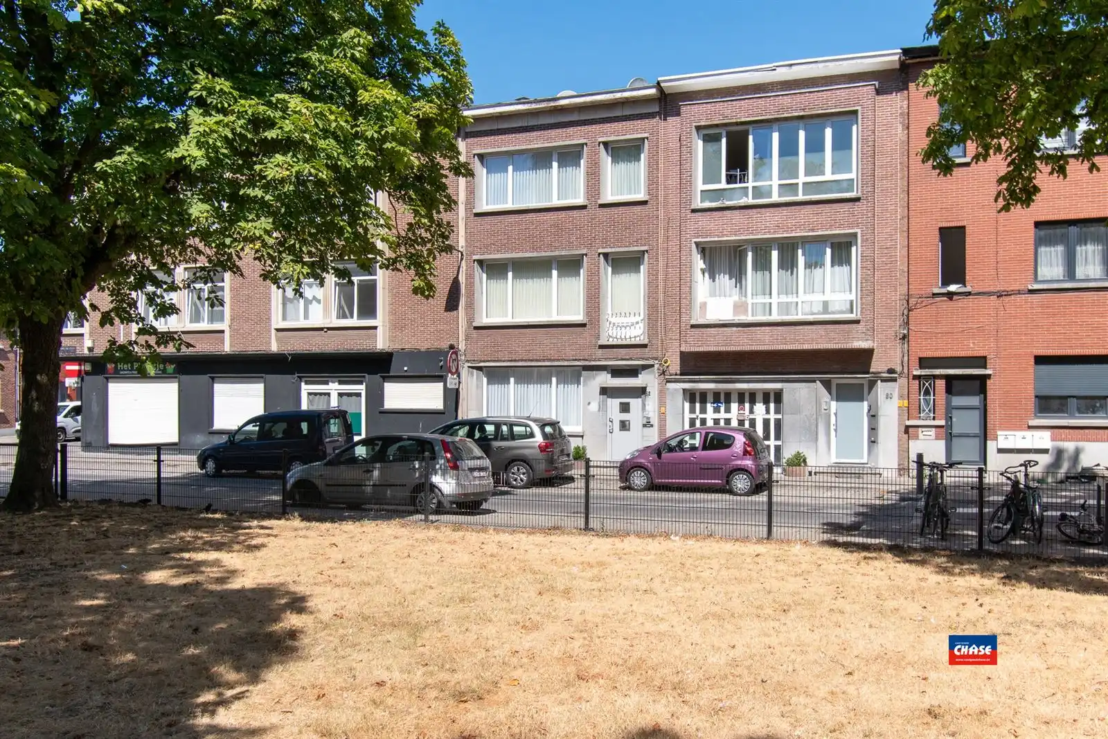Gerenoveerde woning met 5 à 6 slpks + stadstuin foto {{pictureIndex}}