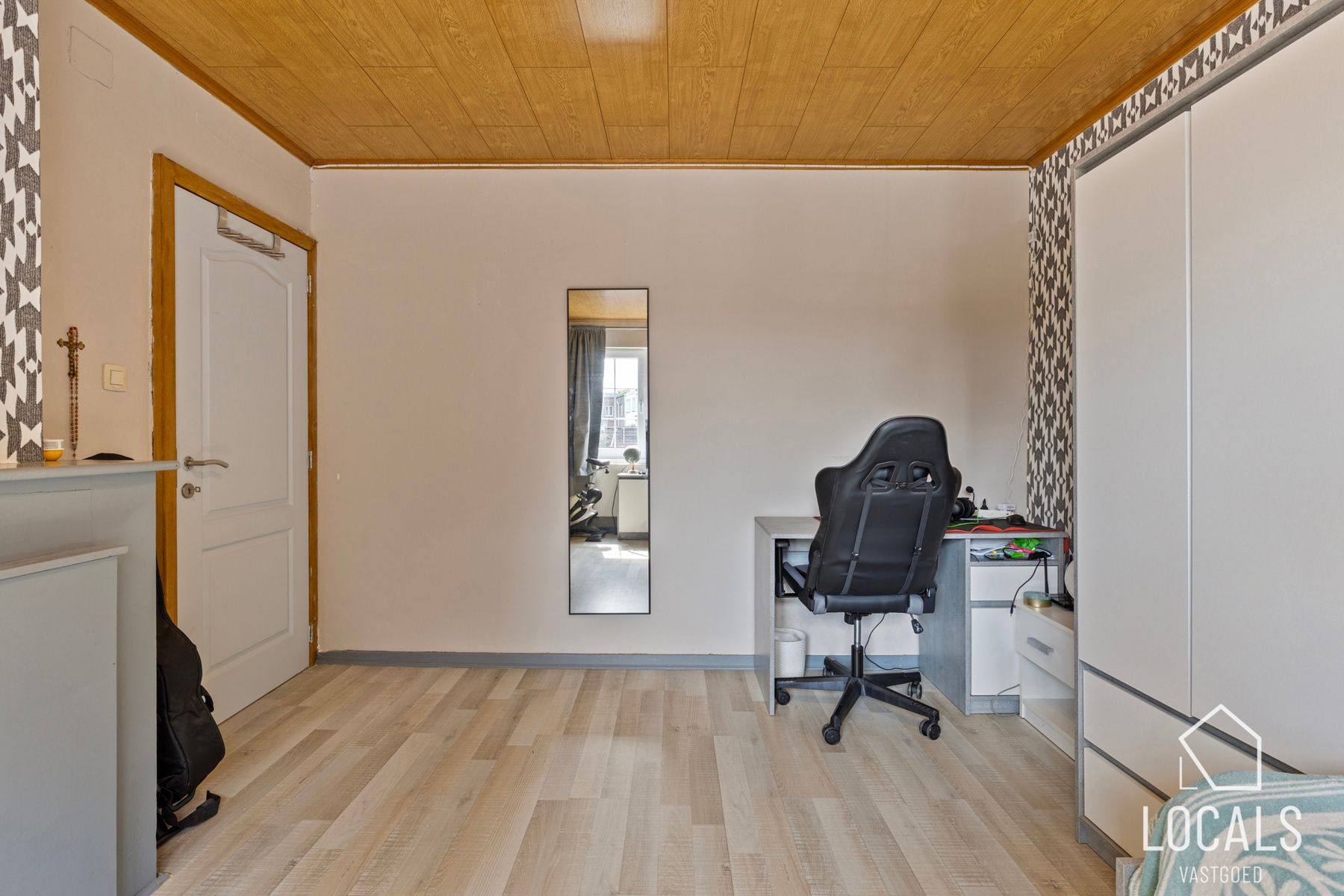 Instapklare woning met 5 slaapkamers en gezellig terras foto 14