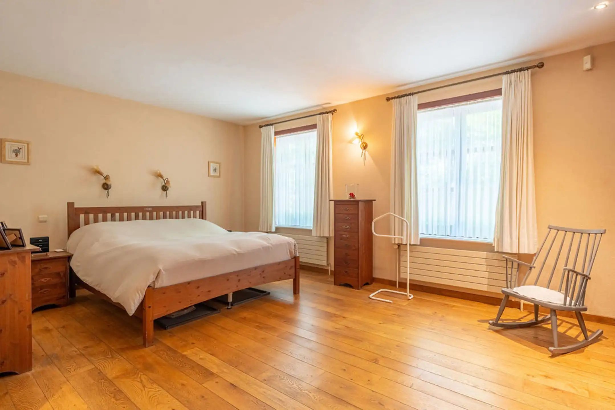 Ruime villa met 6 slpk op 2.295 m² grond met veel privacy foto 26