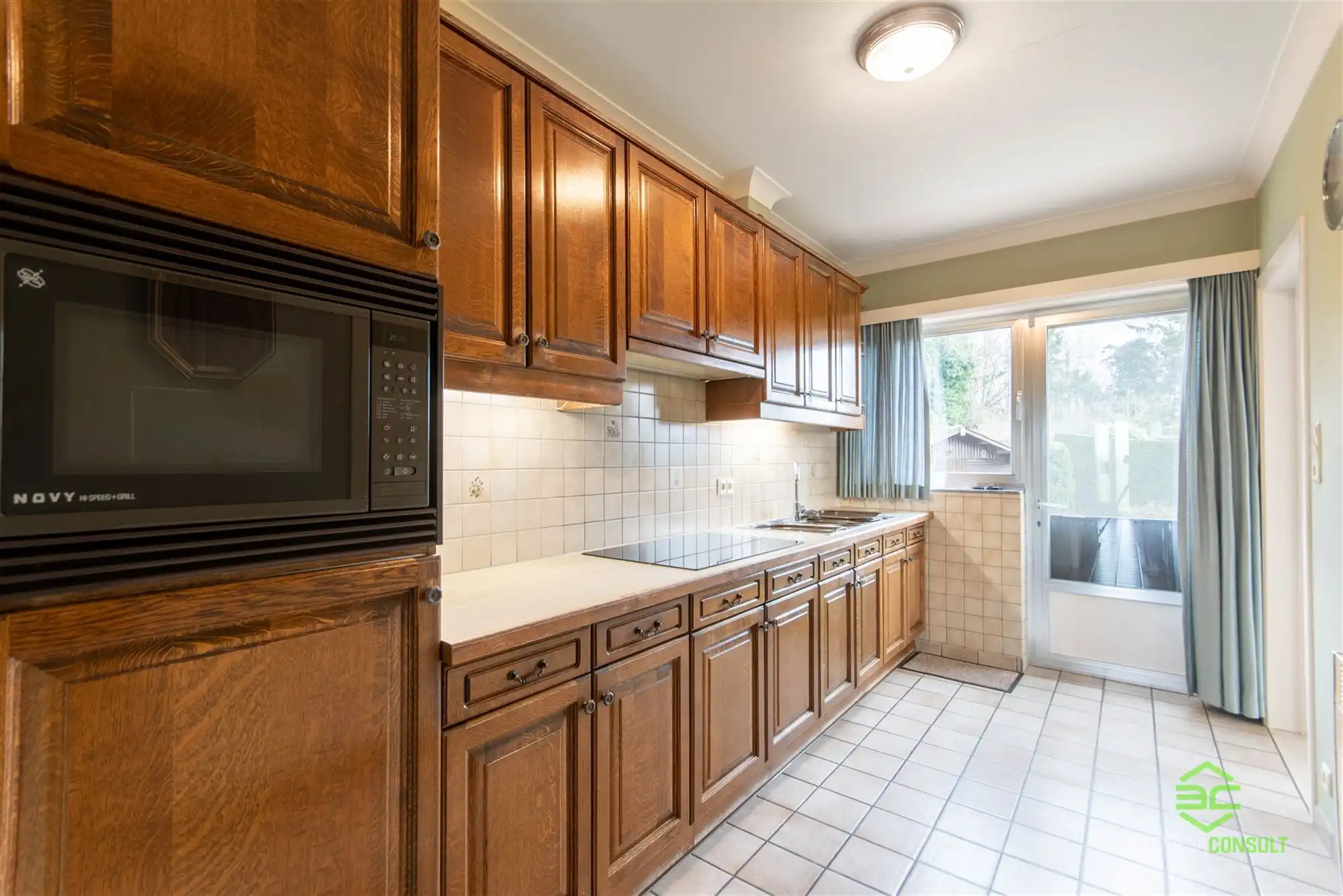 Ruime gezinswoning op een prachtige locatie in Stevoort! foto 8