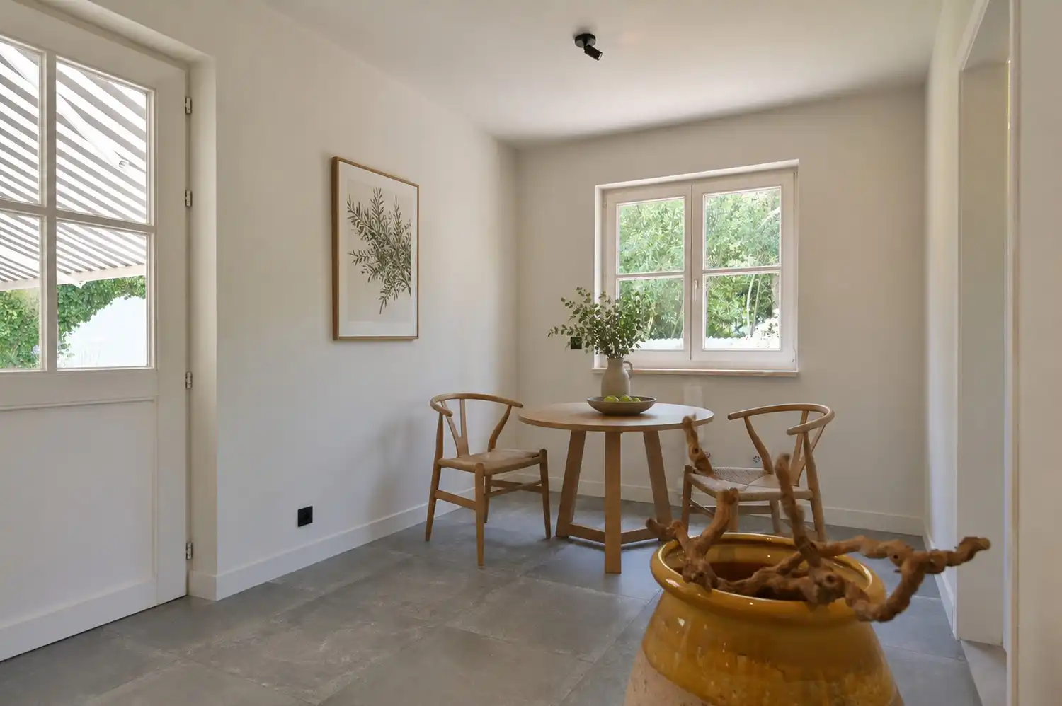 Exclusieve, gerenoveerde villa op toplocatie in residentieel Neerharen foto 13
