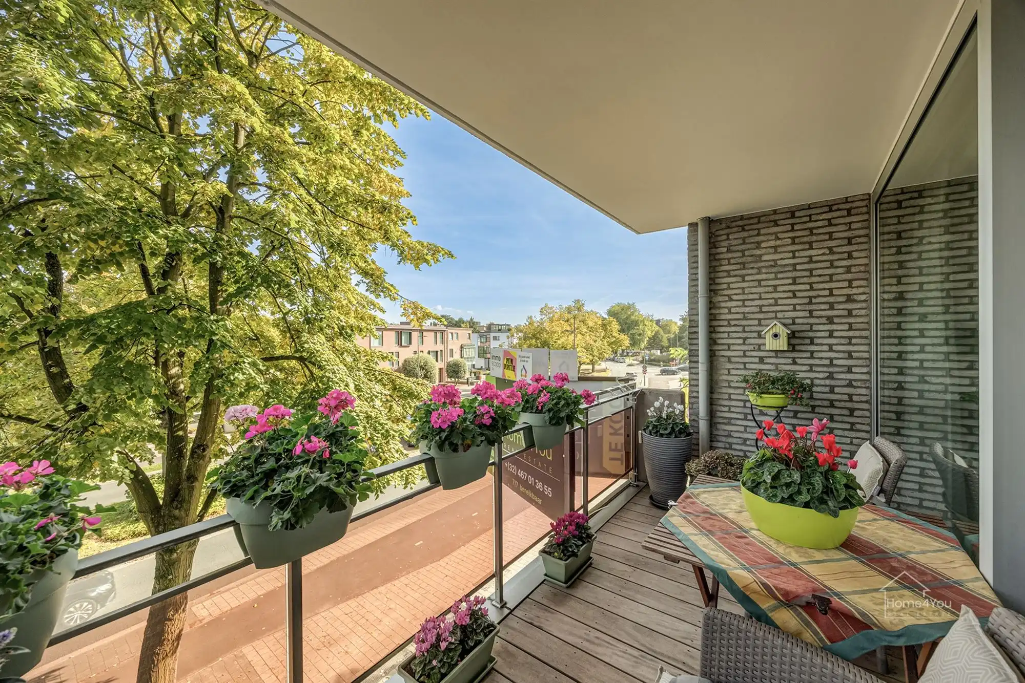 Instapklaar 2-Slaapk Appartement, terras en garagebox foto 17