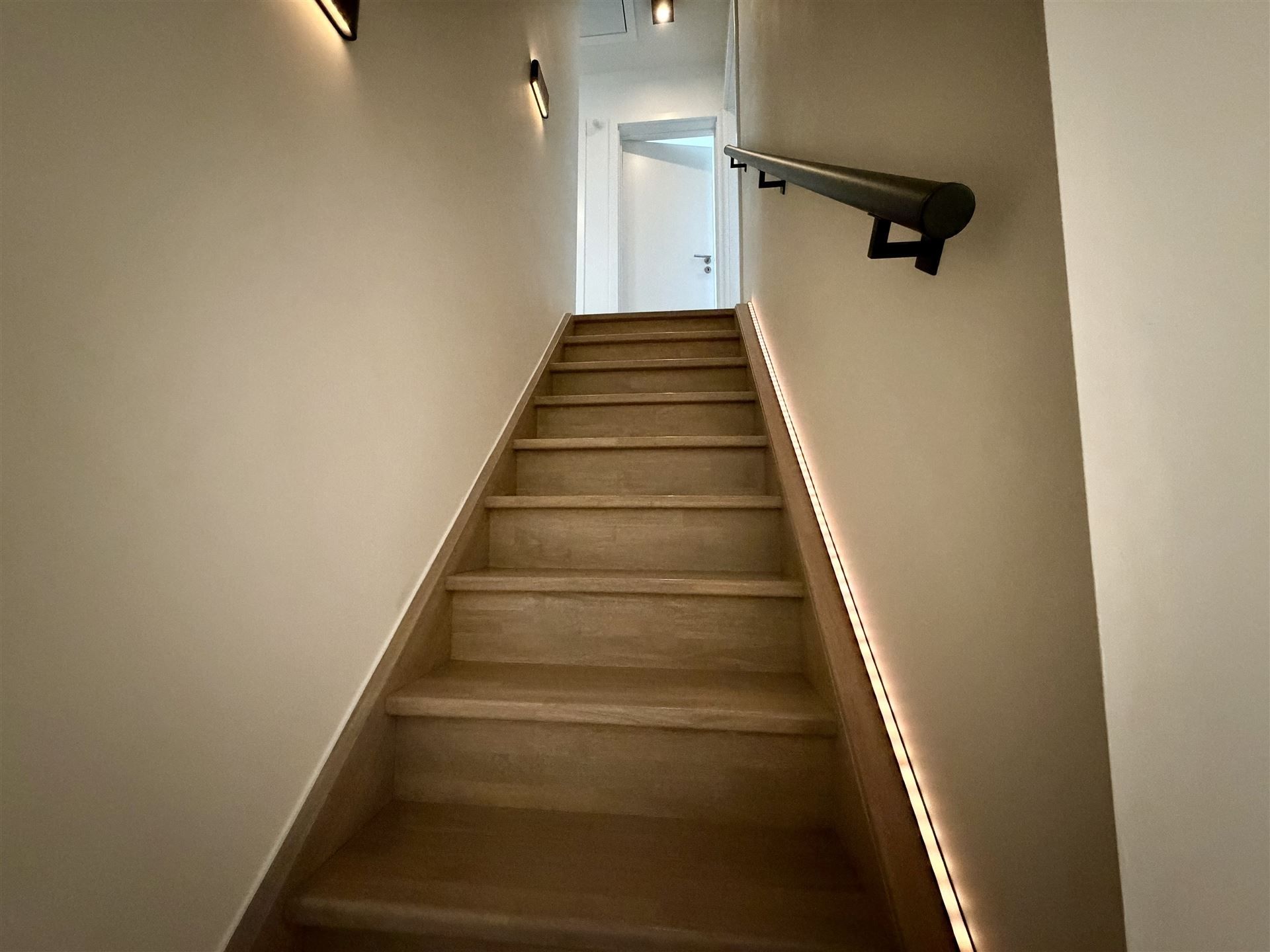 Hoogwaardig afgewerkte nieuwbouwwoning! foto 15