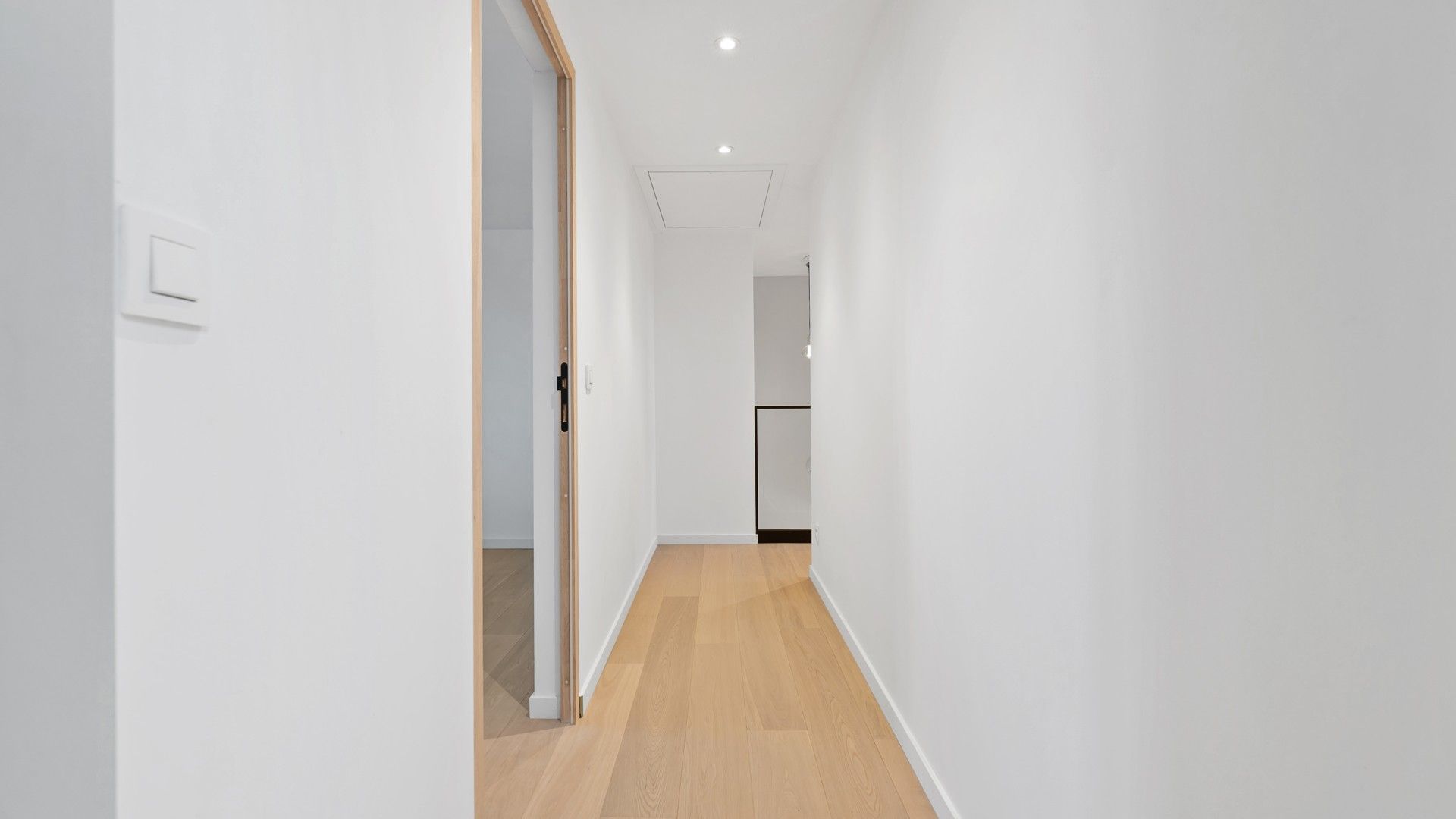 Exclusief hippisch eigendom met binnen- en buitenpiste, paardenstallen foto 30