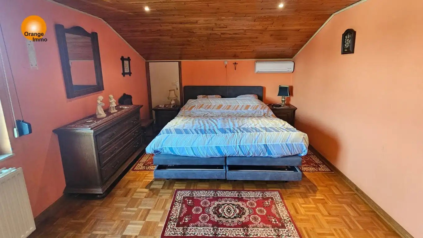 Handelshuis met 5 slaapkamers en grote loods/garage/opslagplaats in Maasmechelen foto 5