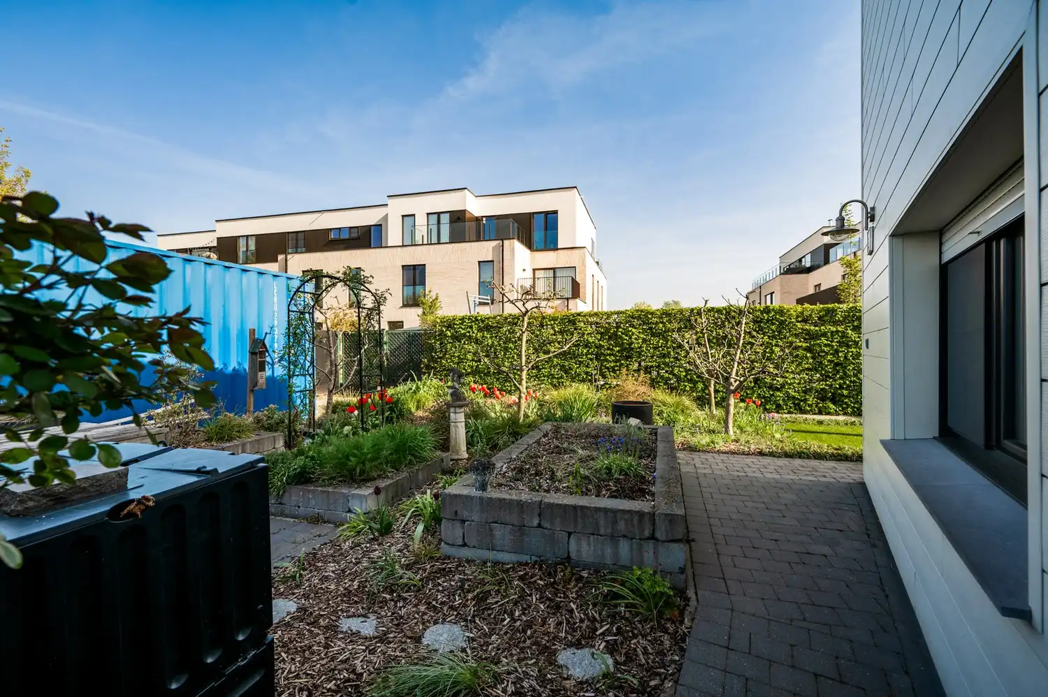 Woning met 2 slpkrs en bijgebouw met veel potentieel foto 29