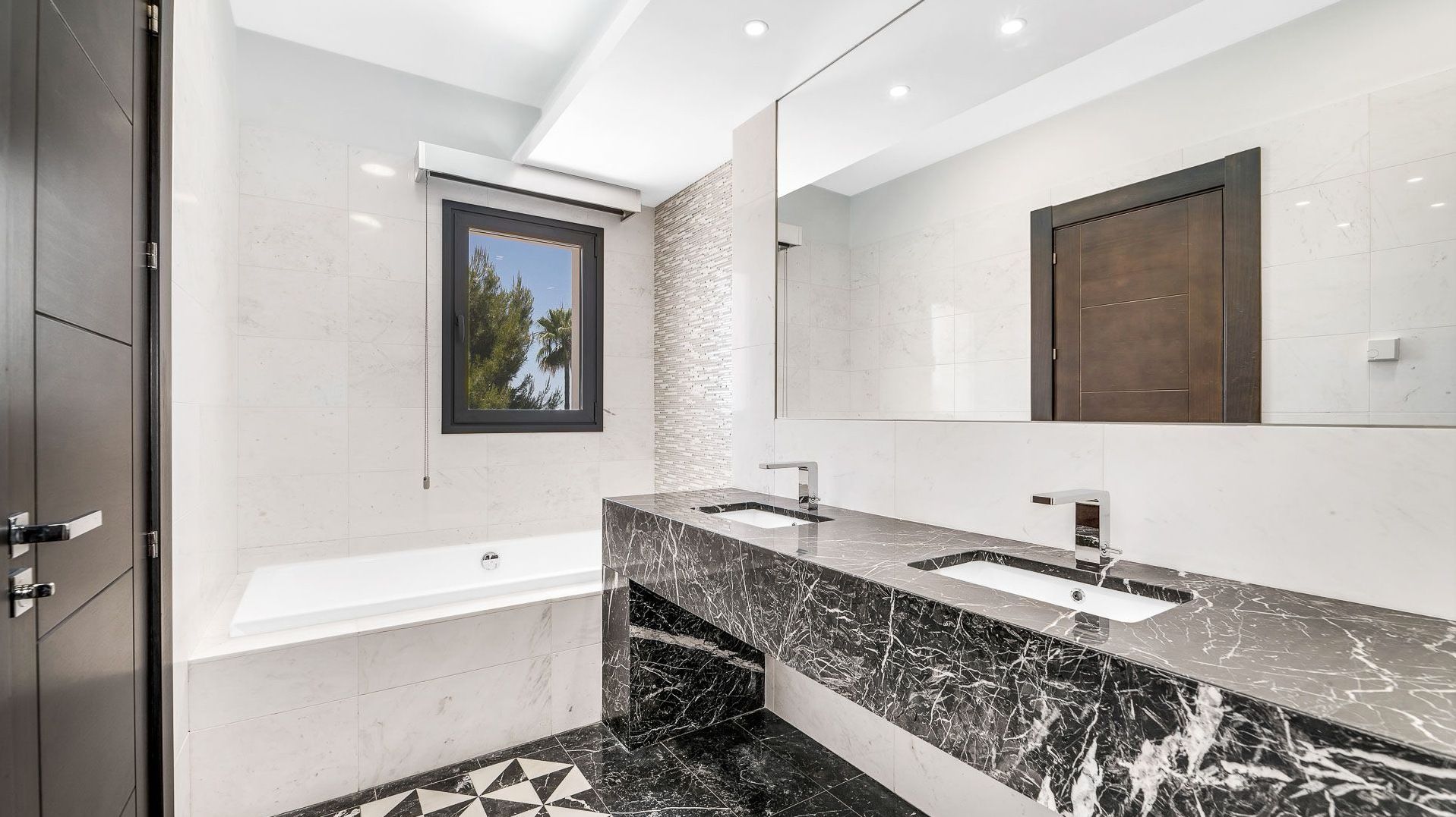 Recent gebouwde villa op toplocatie in Sierra Blanca foto 11