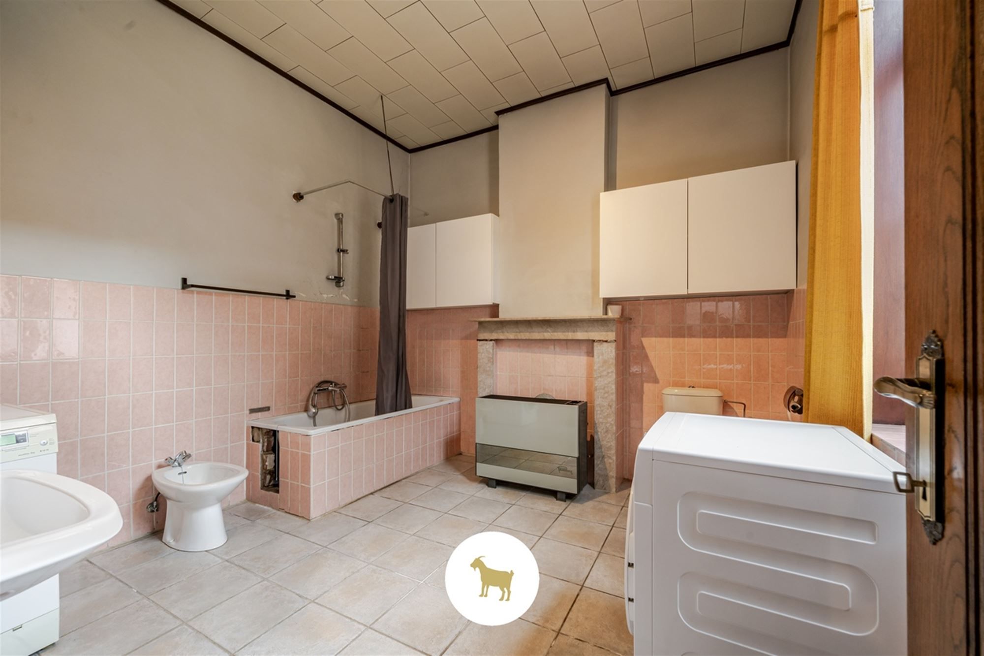 Ruime DORPSWONING met SCHUUR, BIJGEBOUW, BINNENKOER, TUIN & 4 (tot 5) SLAAPKAMERS, op een PERCEEL grond van ca. 920m² foto 19