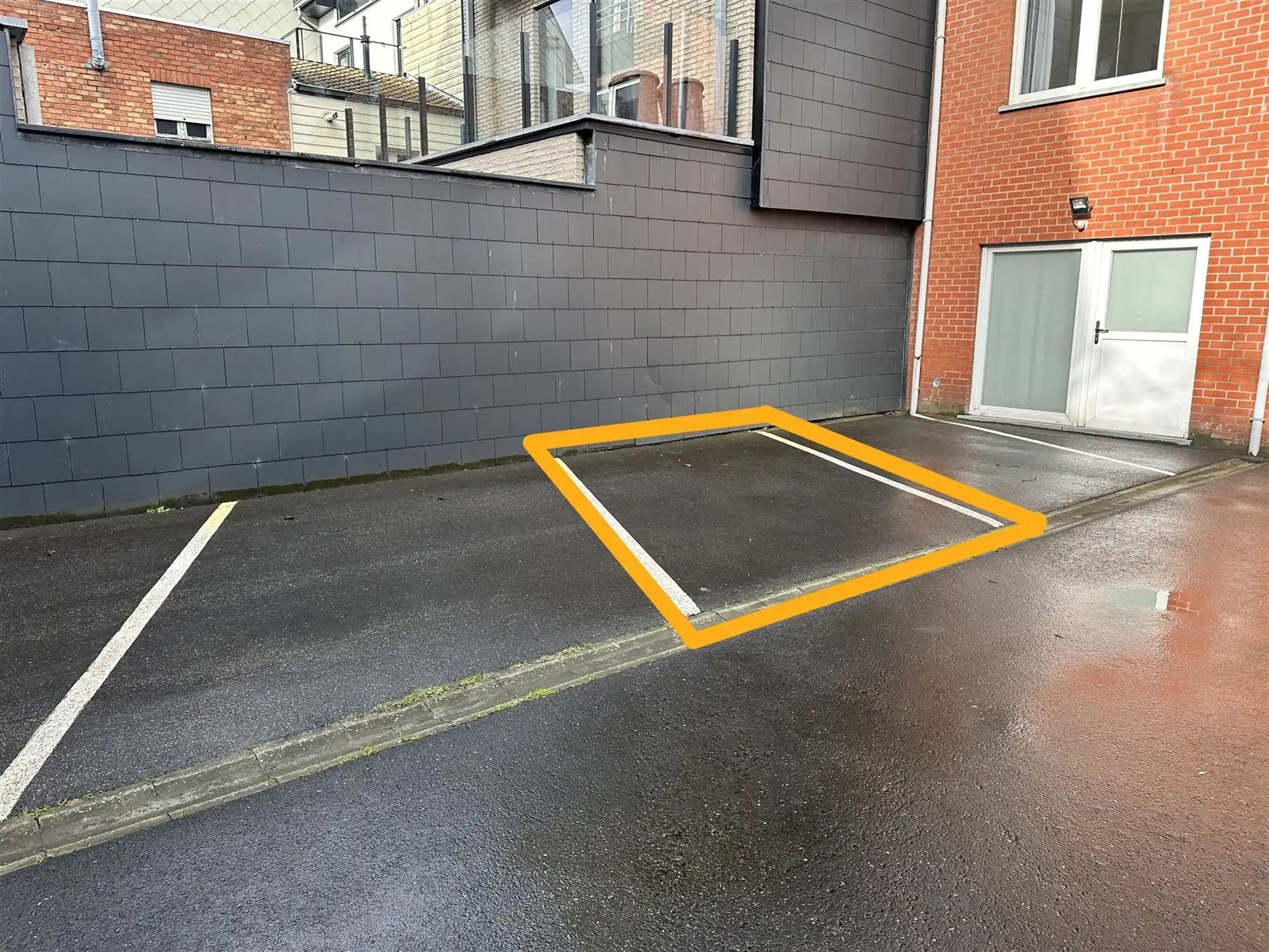 Staanplaats in volle centrum Bredene! foto 2