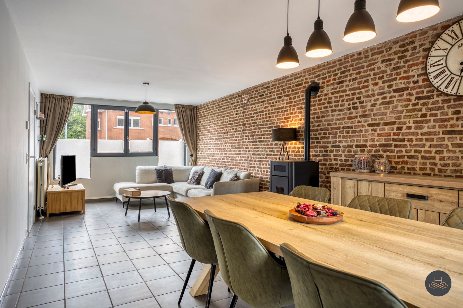 Charmante, gerenoveerde halfopen woning met grote tuin foto 12