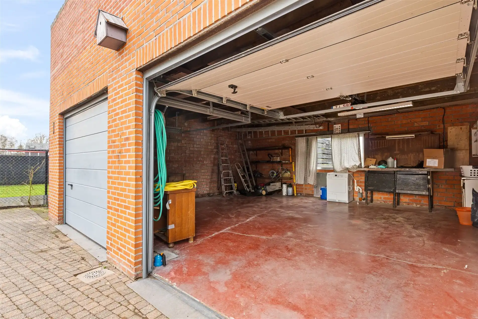 Half open bebouwing met dubbele garage en prachtig uitzicht foto 8