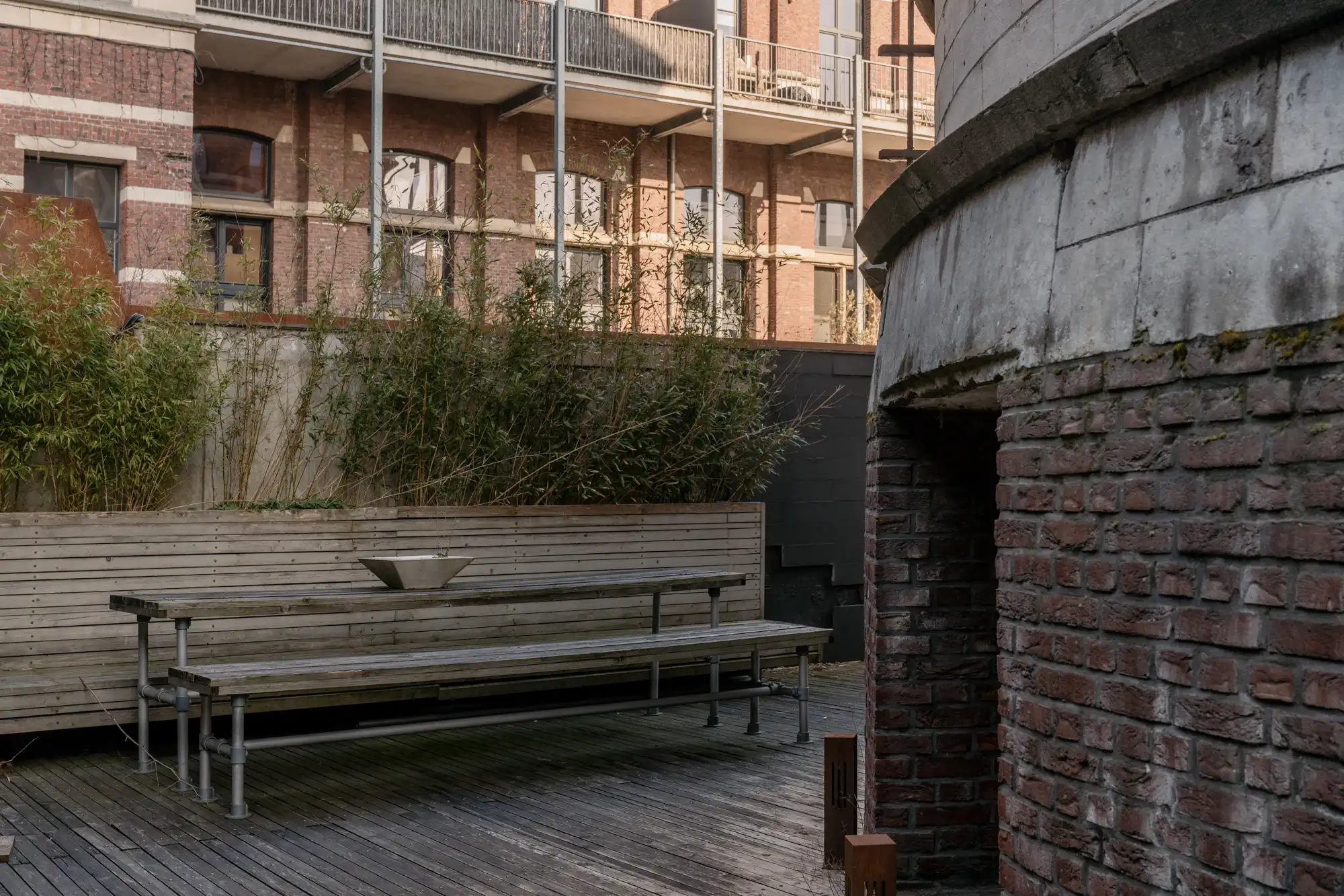 Doornroosje en Zillion in één sprookje: er was eens een appartement met een vijver in een kasteel. foto 12