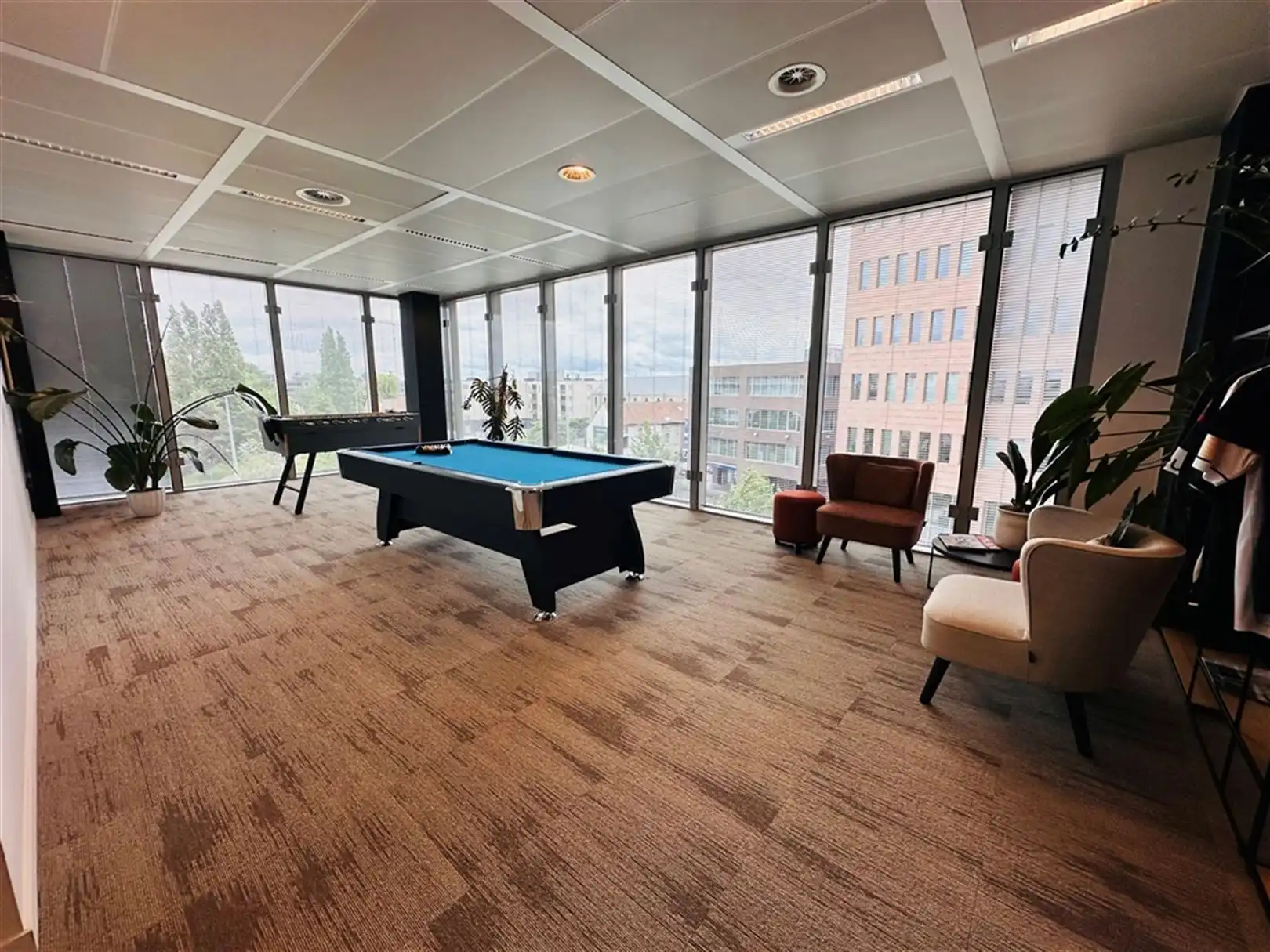 Kantoren aan het op- en afrittencomplex Gent-Zuid vanaf 437m² tot 2.136 m² foto 13