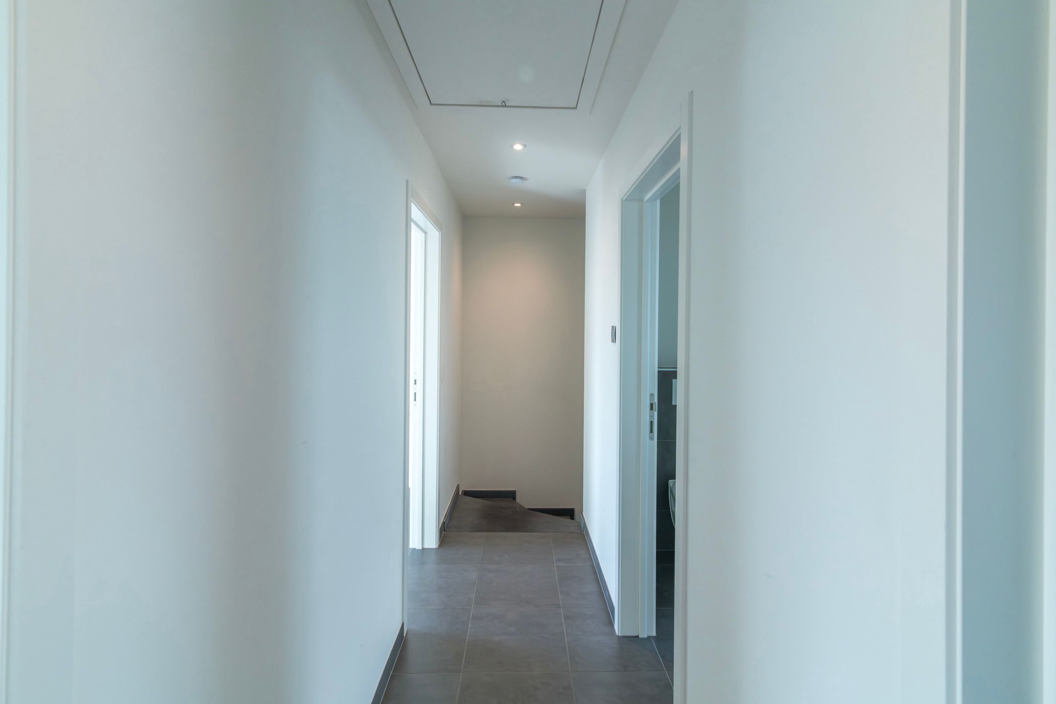 Licht en ruim duplexappartement met parking in Hasselt  foto 33