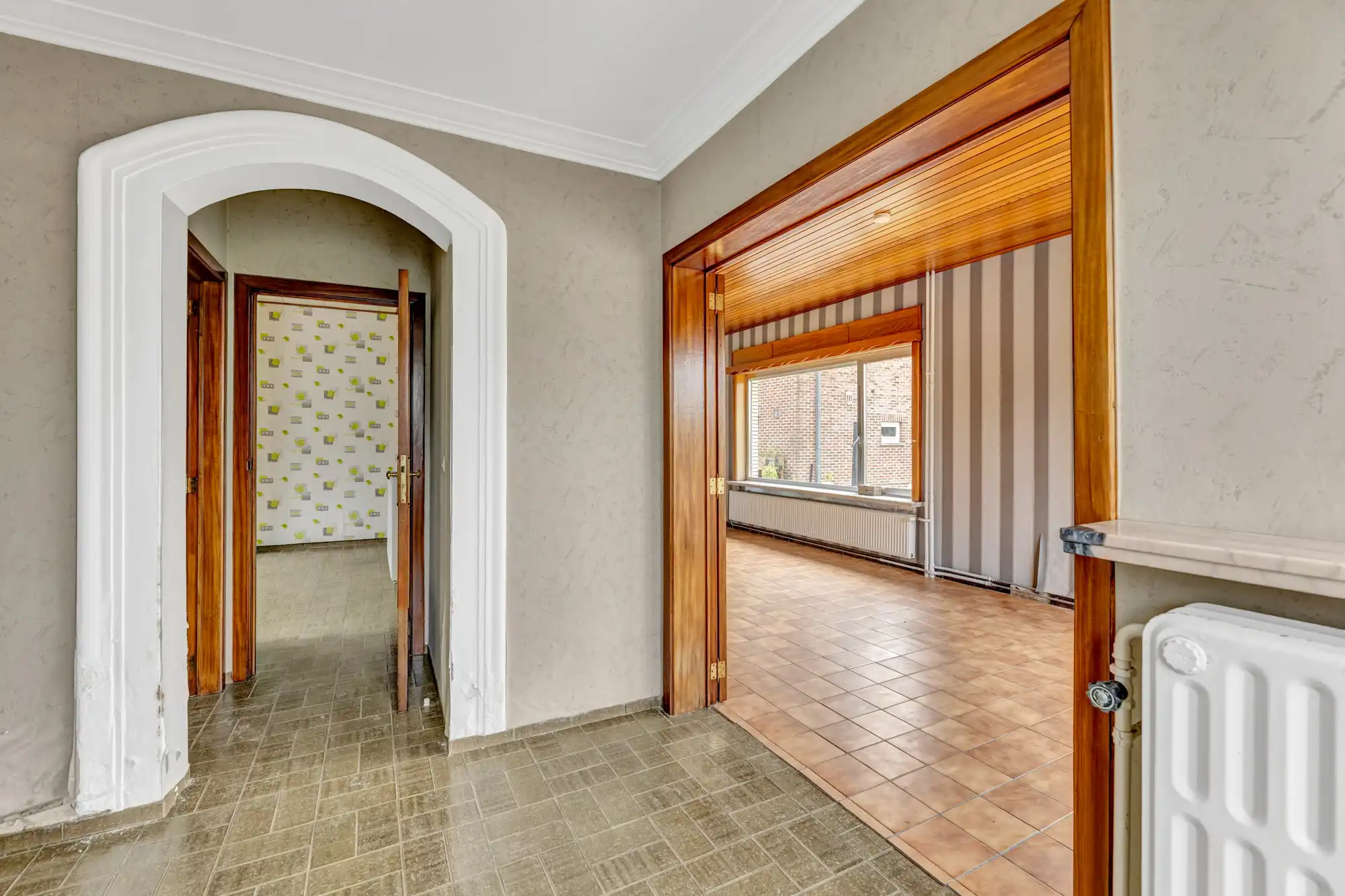 Te renoveren woning op 3a36ca met 3 slaapkamers en garage foto 3