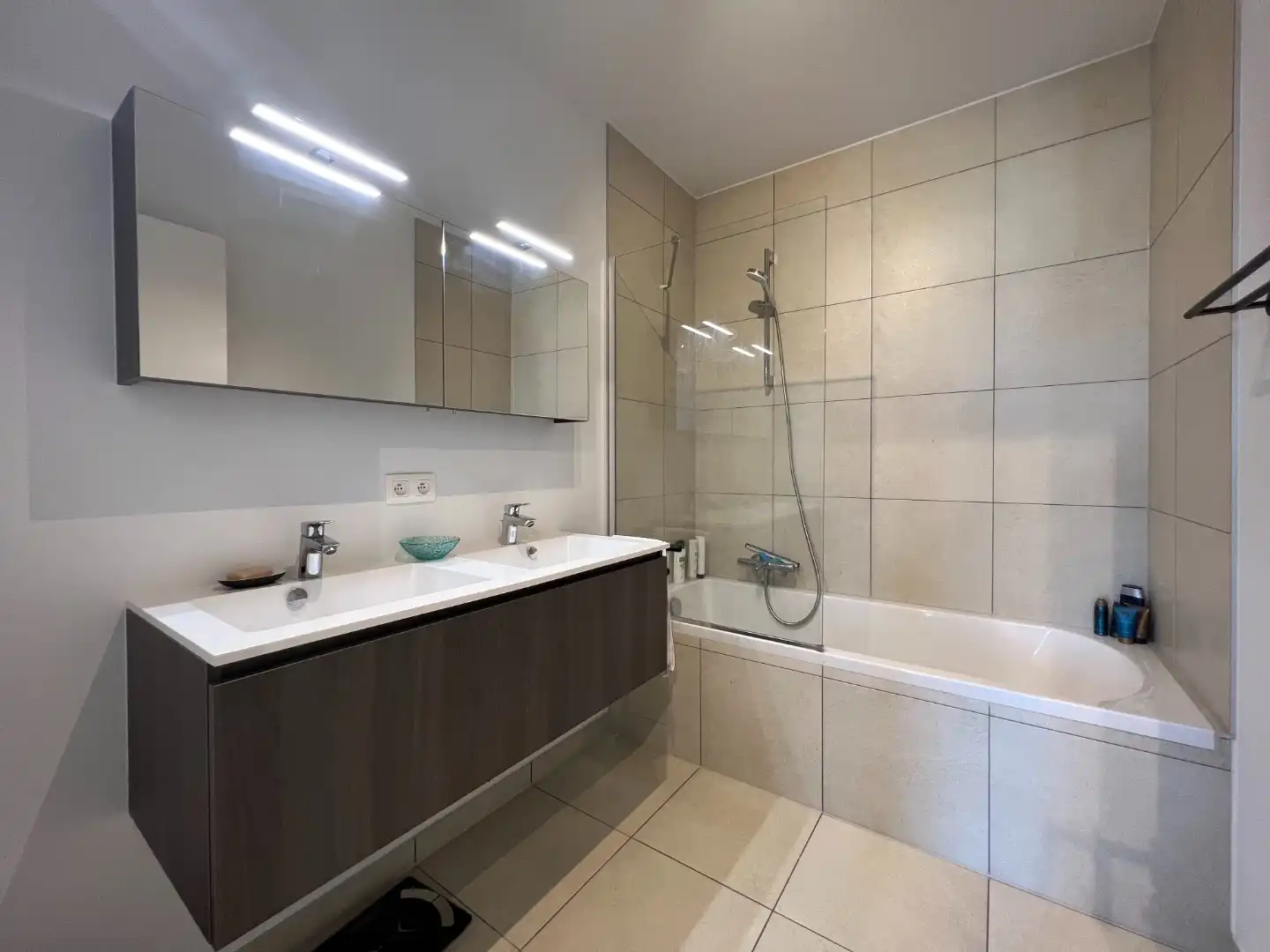 Instapklaar appartement met 2 slaapkamers en ondergrondse parkeerplaats te huur in centrum van Aalter foto 10