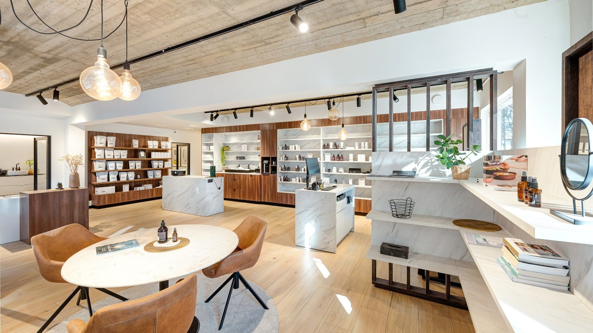 HOEKHandelsgelijkvloers op toplocatie in Heist-aan-Zee – ±185 m² foto 9