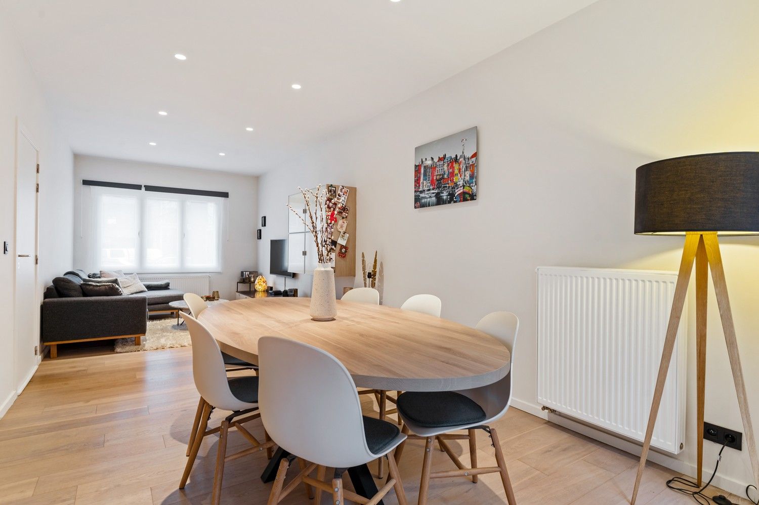 Instapklare, volledig gerenoveerde woning met uitstekende ligging in Schoten foto 6