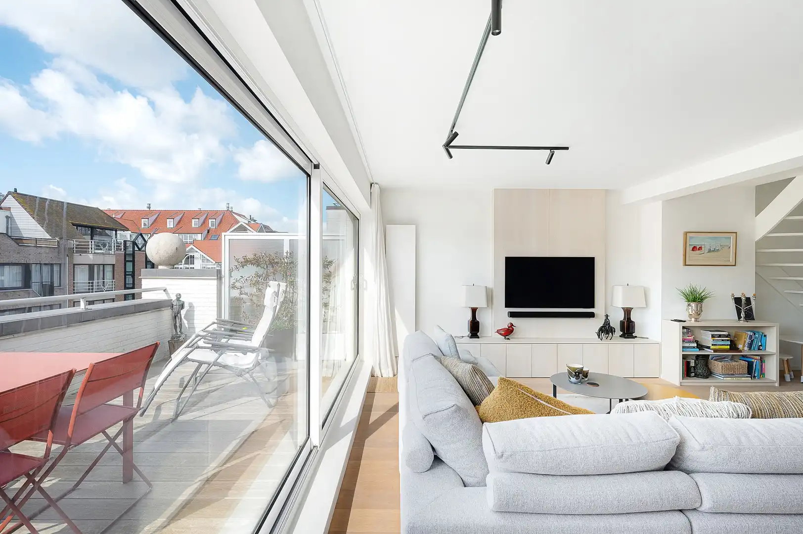 Instapklare duplex appartement met drie slaapkamers en een ruim zonneterras. foto 8