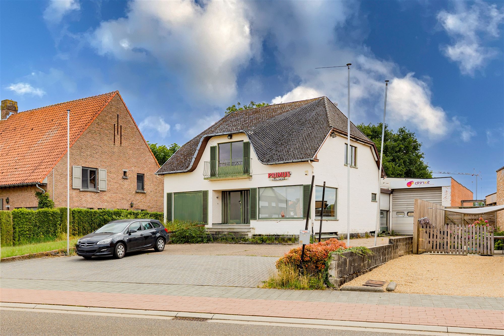 Te renoveren woning + magazijn / projectgrond in Vorst foto 3