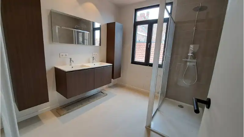 Gerenoveerde Herenwoning met Terras te huur in Brugge foto 7