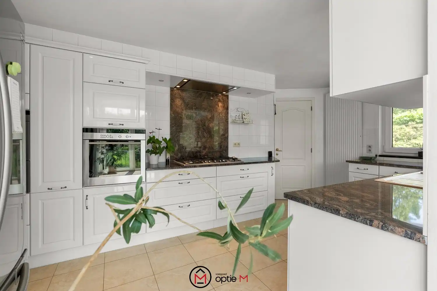 Karaktervolle villa met parktuin op een royaal perceel van 24a71 – vlakbij het centrum van Hasselt foto 5