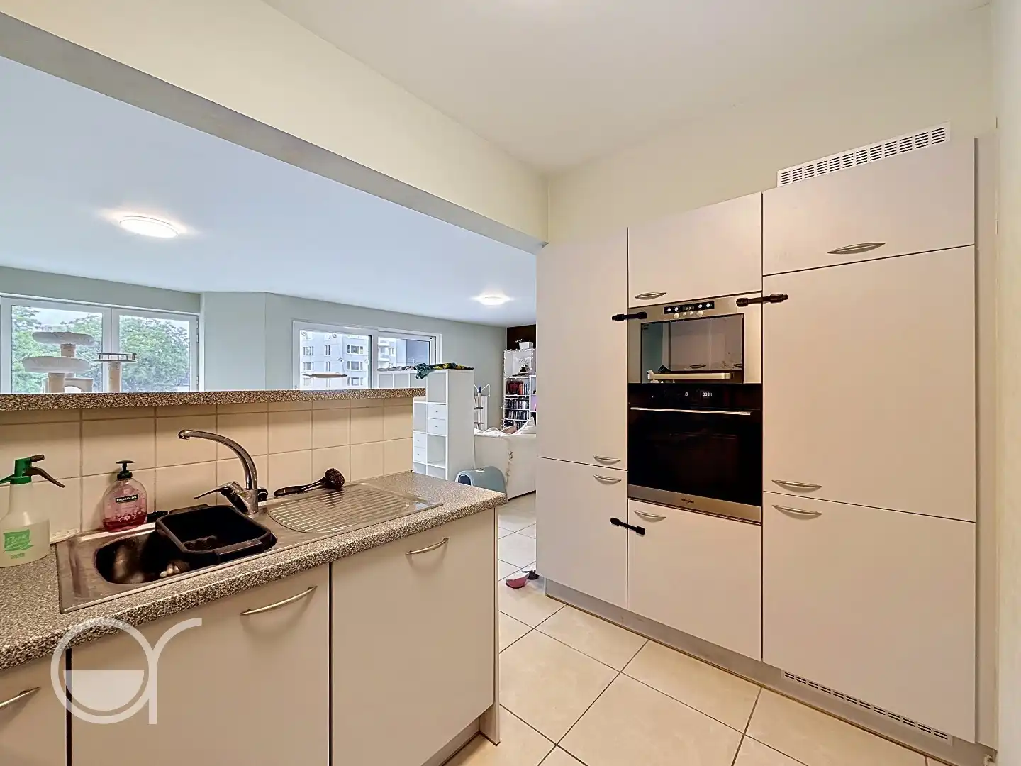 Ruim appartement met terras, zicht op de Leie en twee autostaanplaatsen foto 5