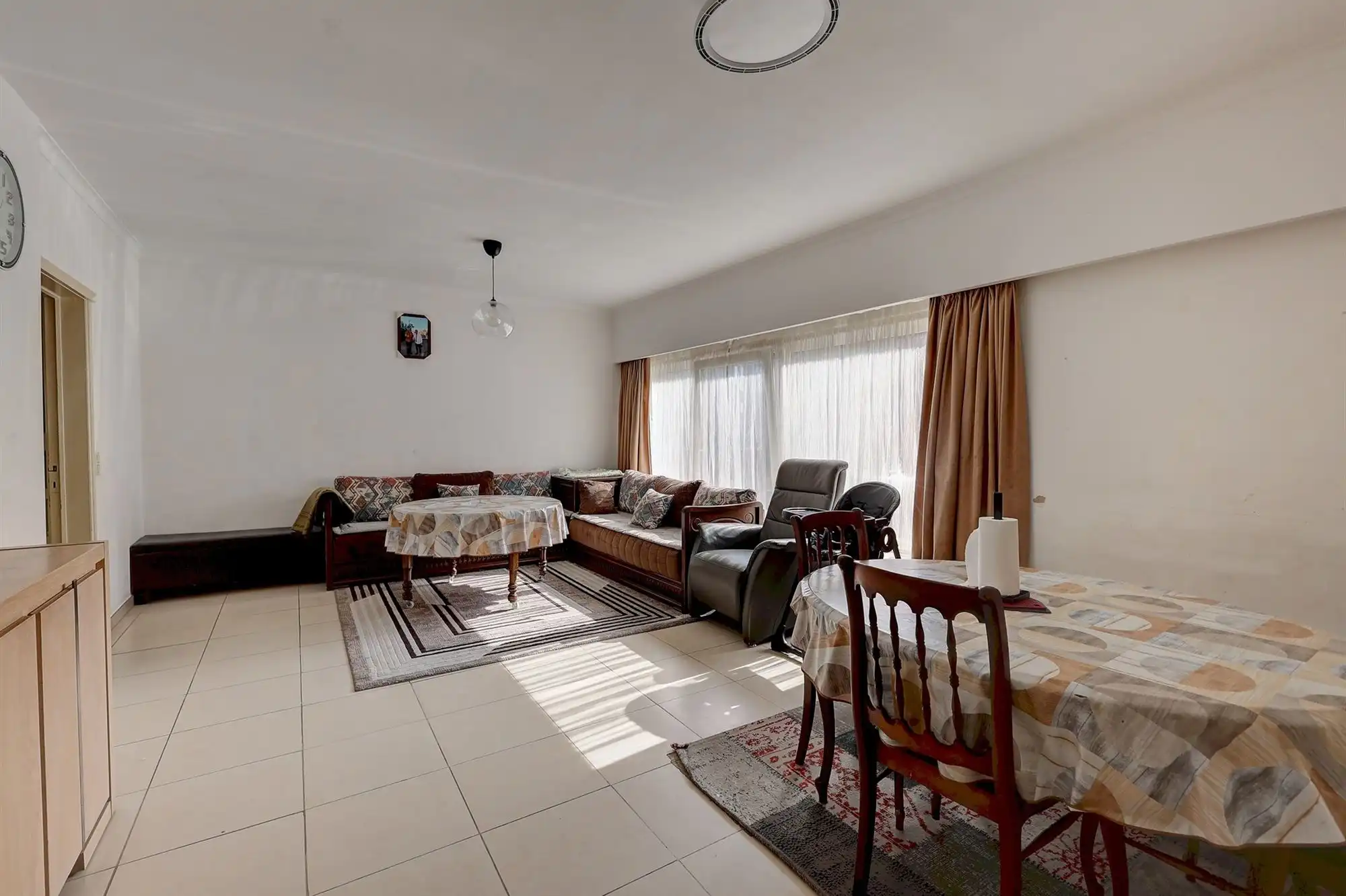 gelijkvloers appartement met drie slaapkamers foto 3