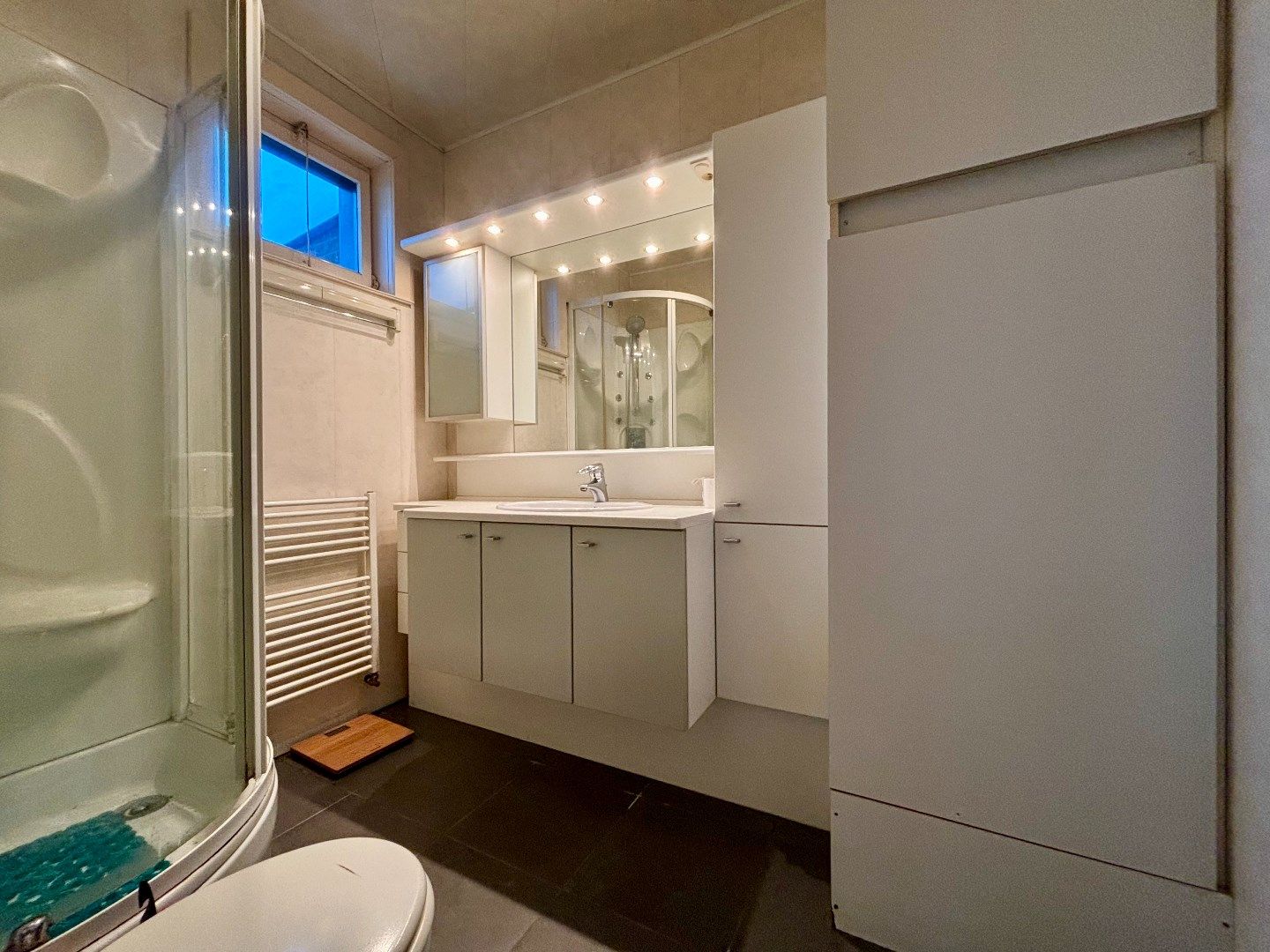 RUIME WONING OP 1777M² MET 4 SLPKS, GARAGE EN PRACHTIGE VERZICHTEN foto 9