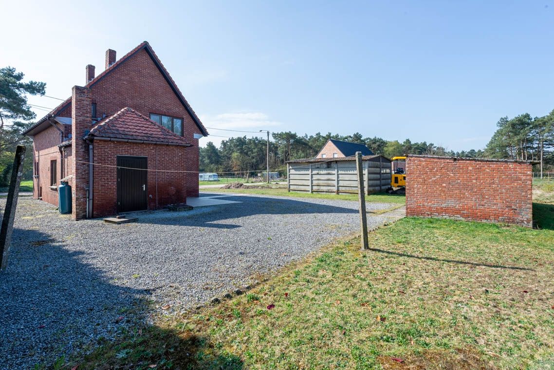 32are 86ca, 30 meter straatbreedte, zeer rustige locatie, velden en natuur foto 9