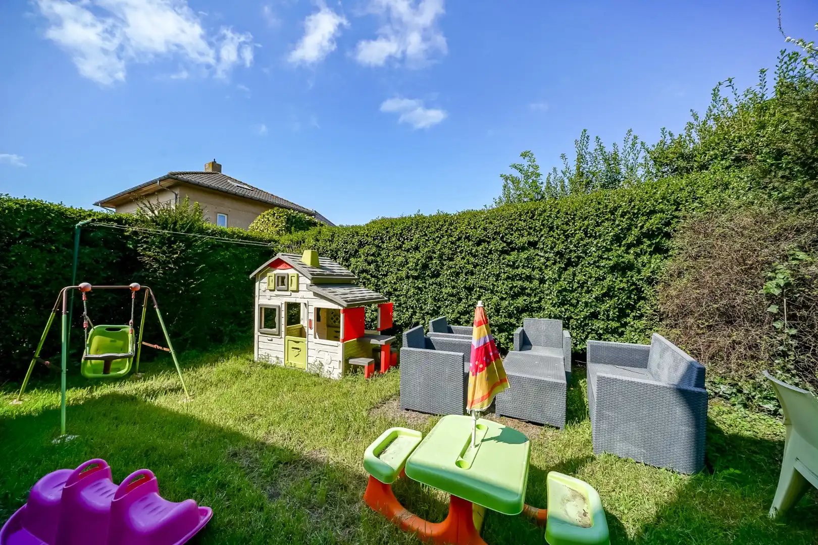 Opbrengstwoning met 2 verhuurde appartementen, tuin en 2 garages in Stene foto 12