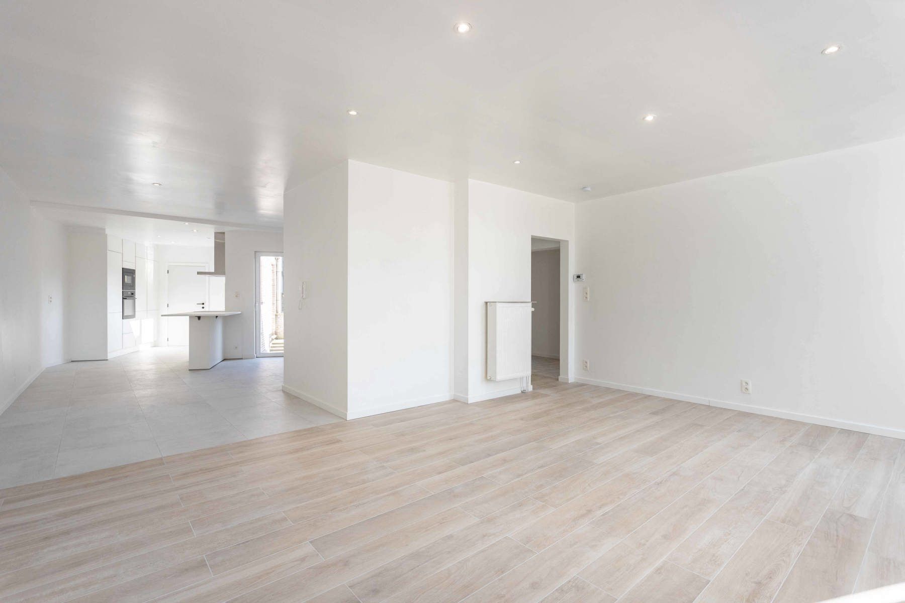 Volledig vernieuwd appartement met terras van 59m2! foto 8