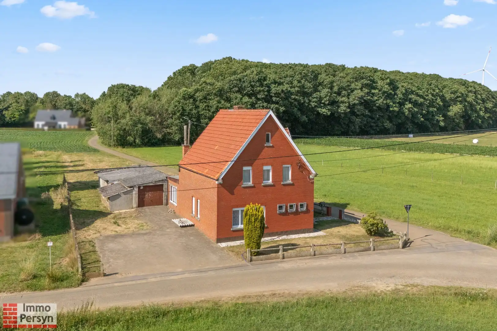Hoofdfoto van de publicatie: Genieten van rust en natuur: Te renoveren open bebouwing op een toplocatie