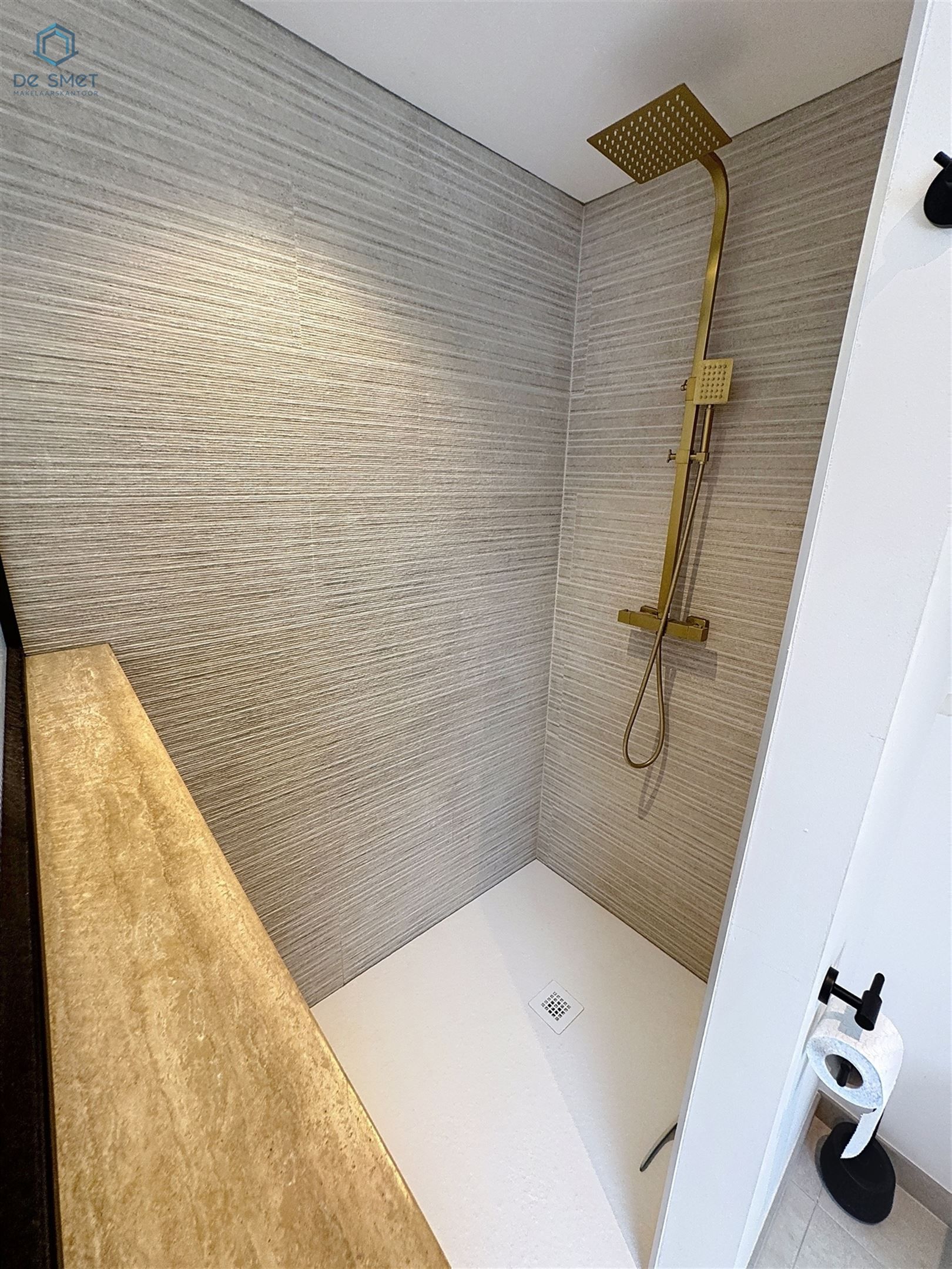 Prachtig gerenoveerde villa met 4 slaapkamers, garage en zwembad foto 24