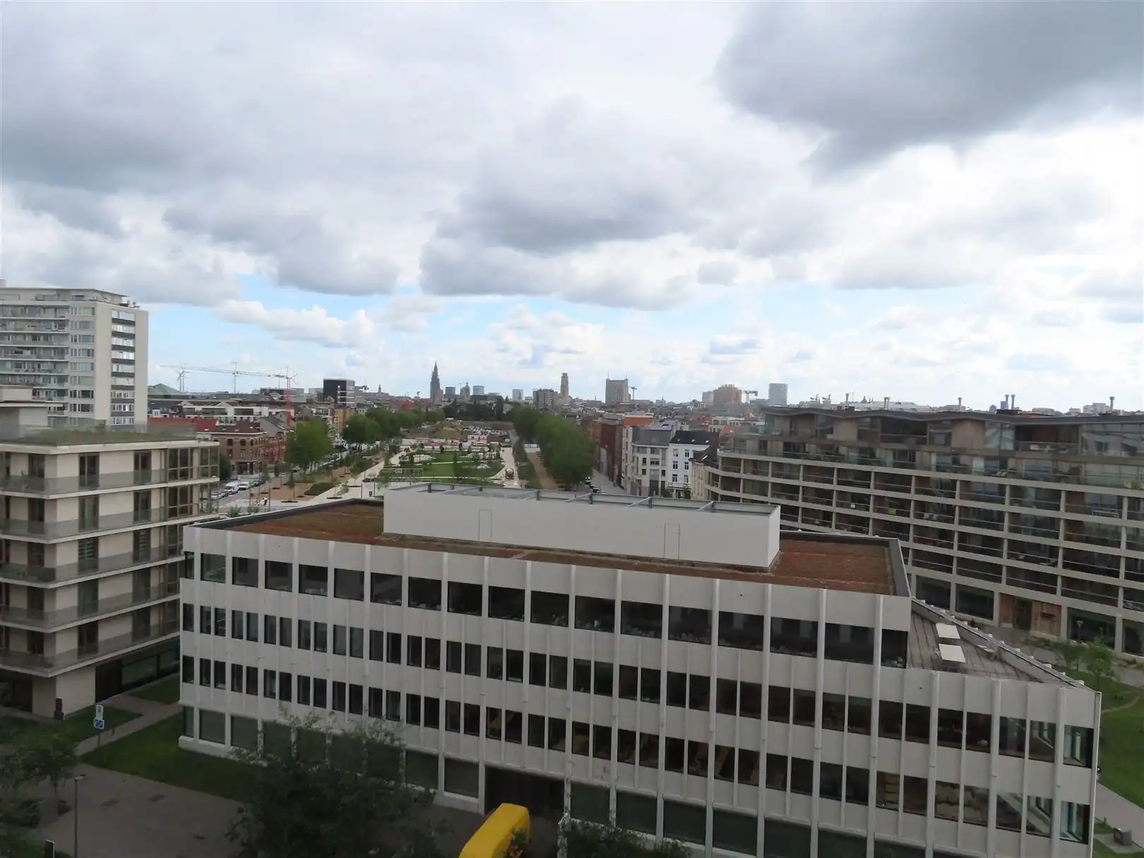Gemeubelde studio met terras op het Nieuw Zuid!   foto 14