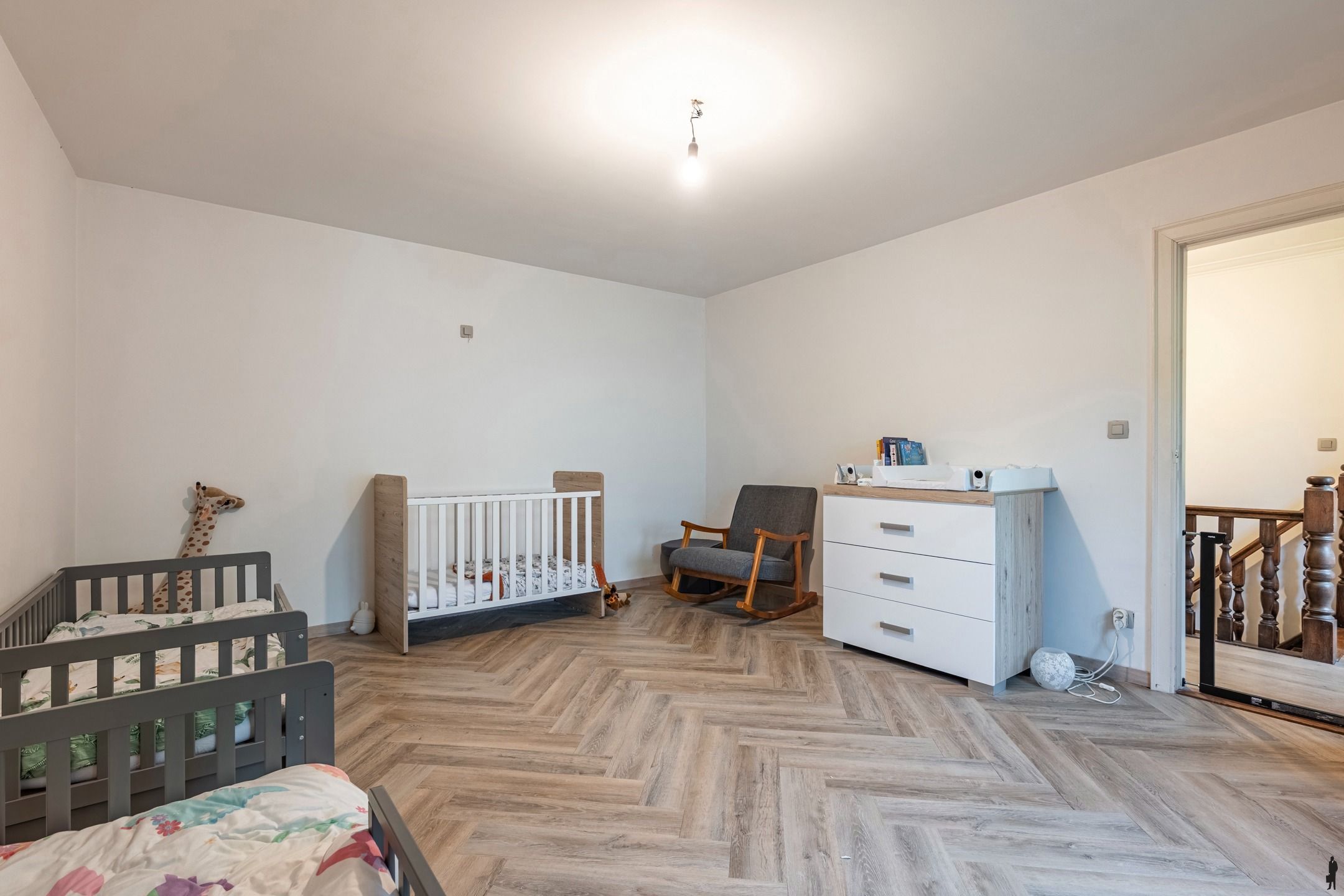 Grotendeels gerenoveerde villa met 4-5 slpk. in centrum Ravels foto 22