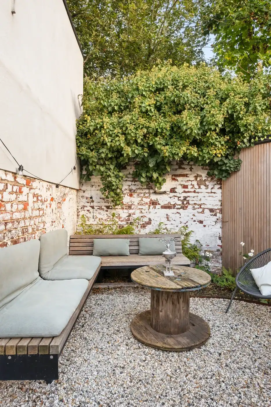 Charmante woning met prachtig aangelegde tuin in Gentbrugge foto 17