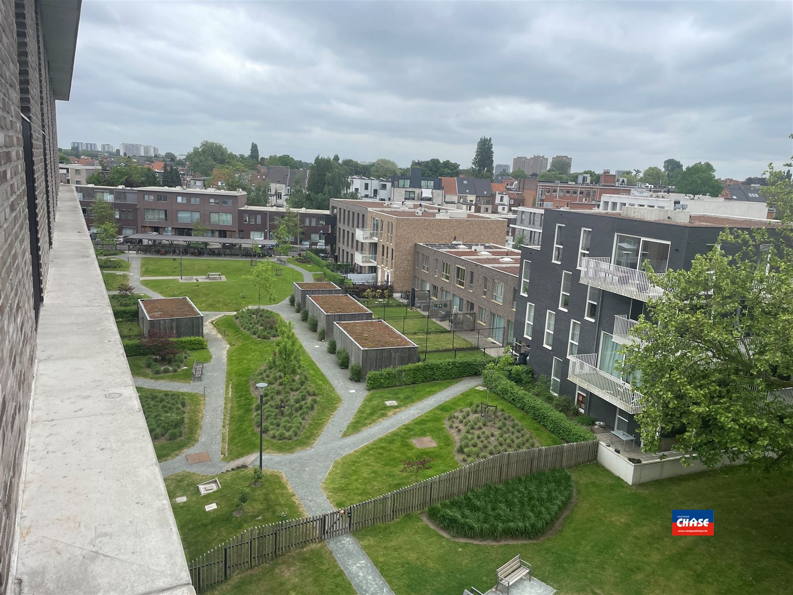 Knap nieuwbouwappartement met 2 slaapkamers, groot terras met prachtig uitzicht en ondergrondse autostaanplaats foto 8