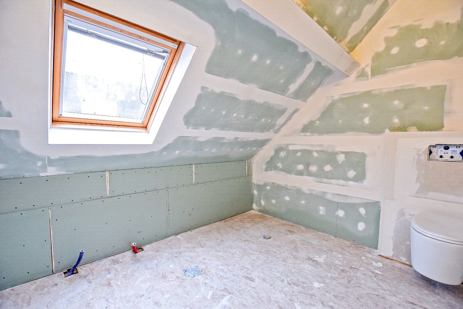 Unieke kans, afgewerkte woning met 4 slaapkamers en ruime tuin. foto 14