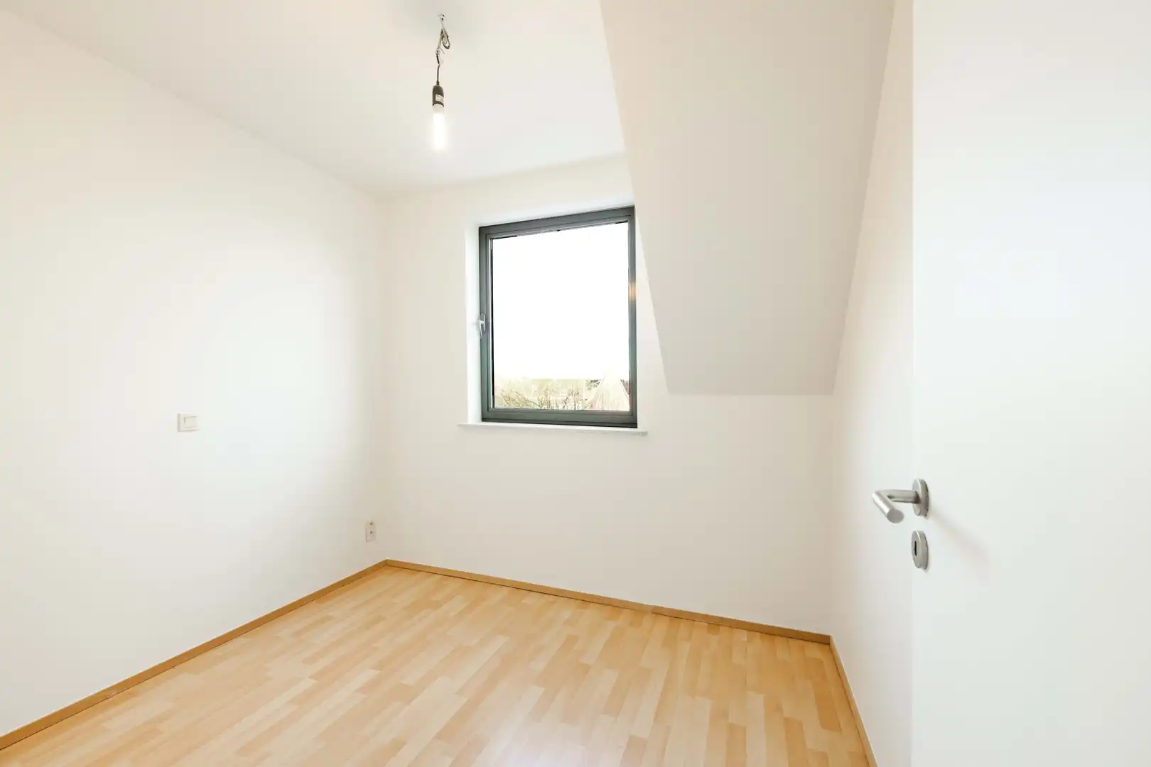 Instapklaar duplex-appartement met 3 slaapkamers te centrum Tielt! foto 7