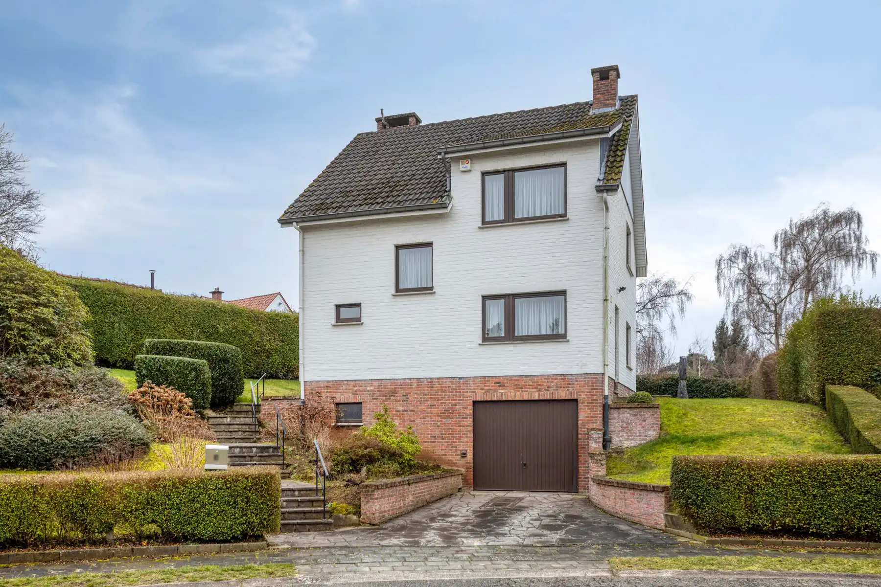 Prachtig gelegen woning met 3 slaapkamers, tuin en garage foto {{pictureIndex}}