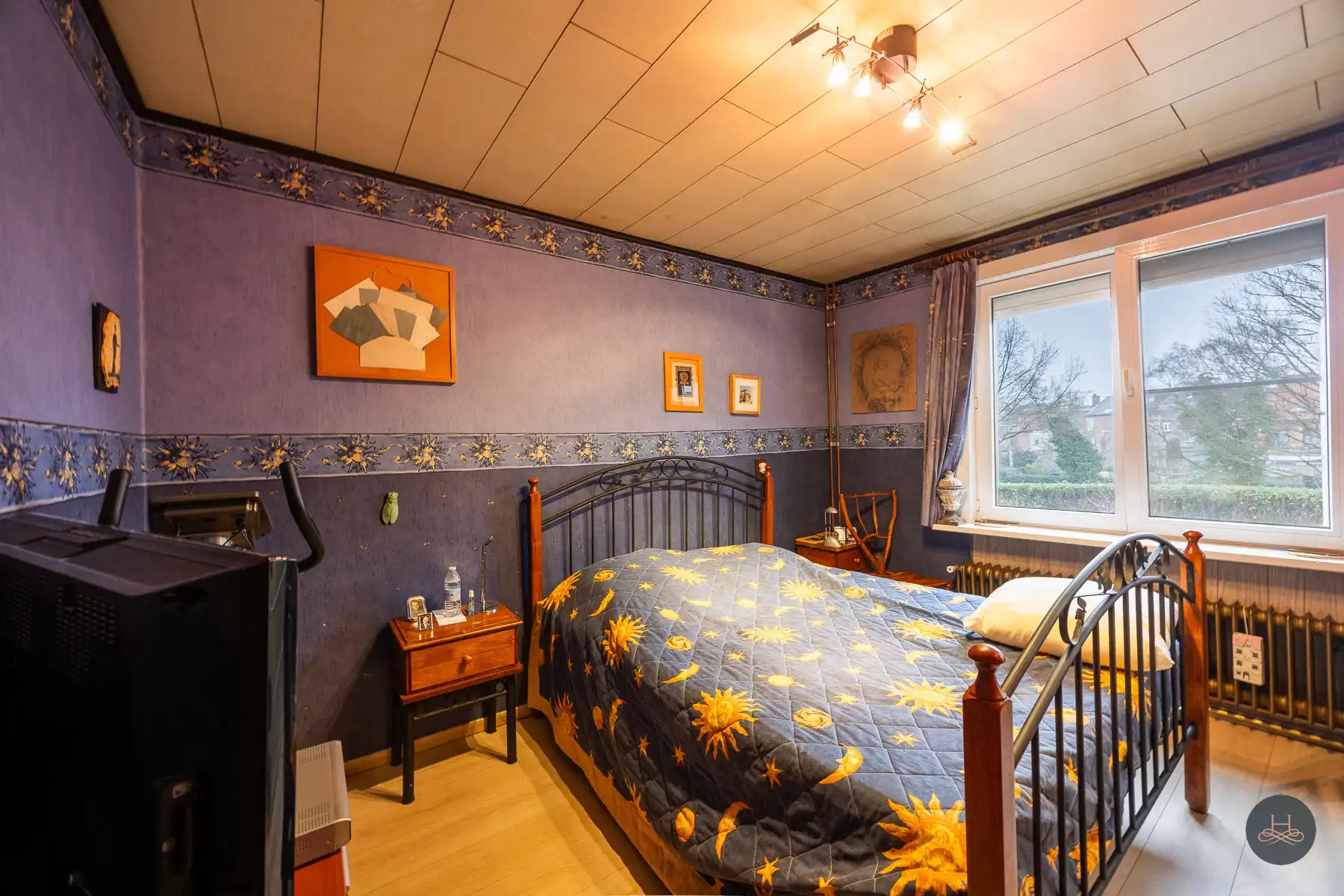 Charmante te moderniseren woning met stadskoer & terras foto 17