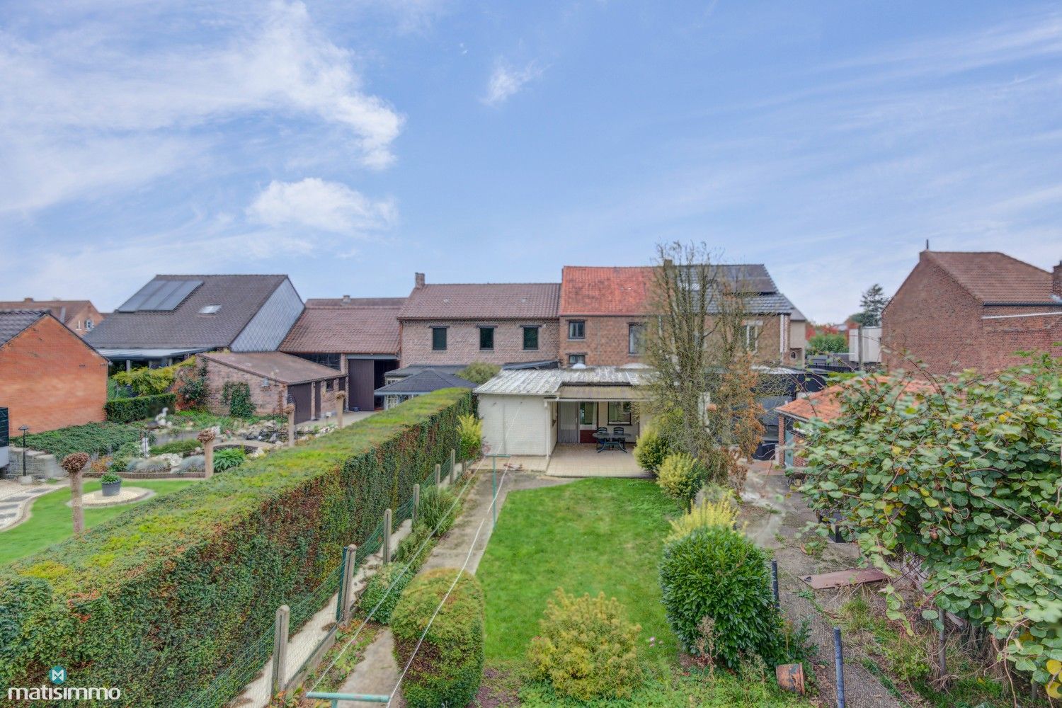 GEZINSWONING MET RUIME TUIN EN DRIE SLAAPKAMERS IN MARTENSLINDE foto 32