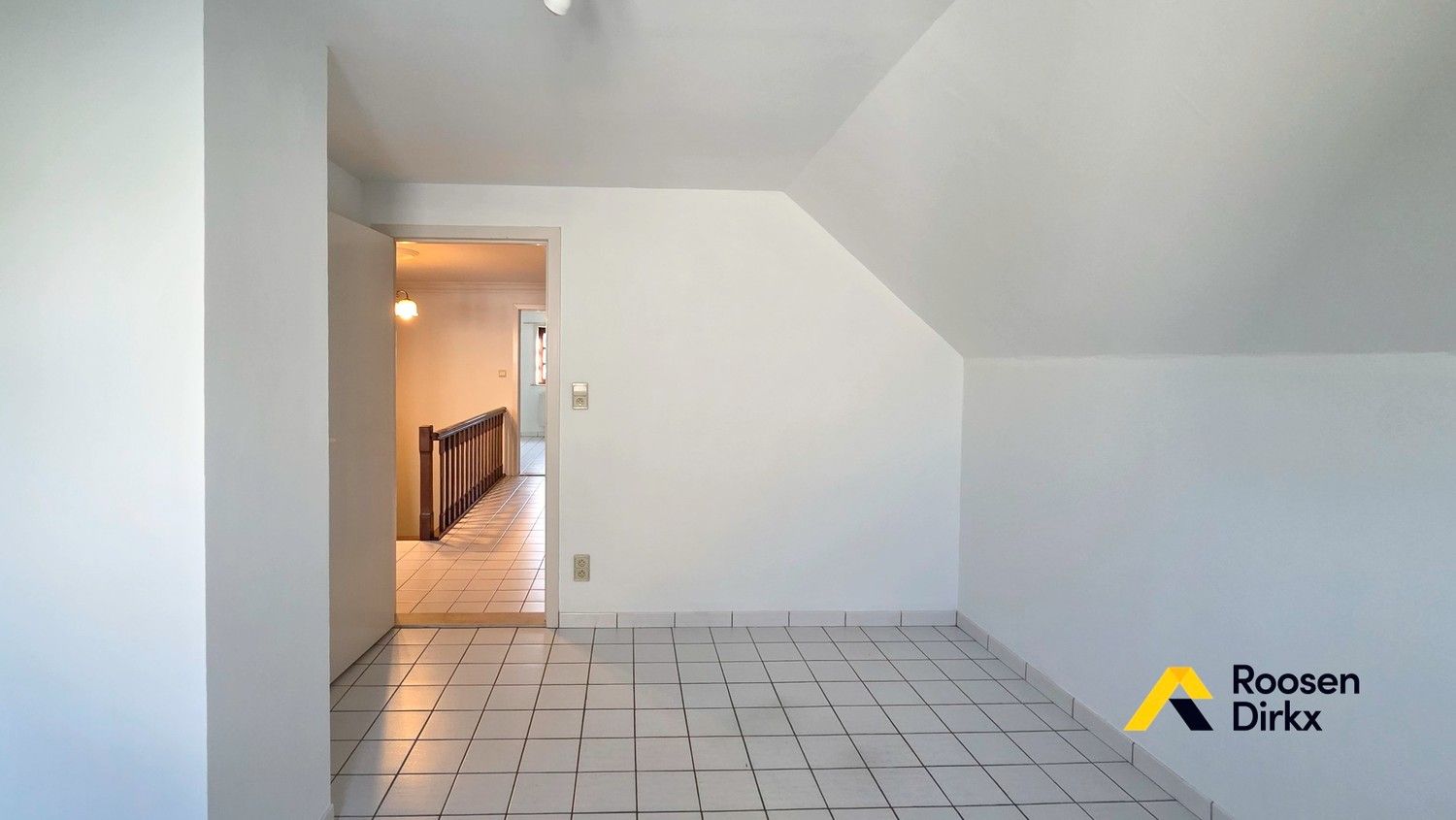 Degelijke woning met 3 slaapkamers en prachtig zicht op ±9 are! foto 28